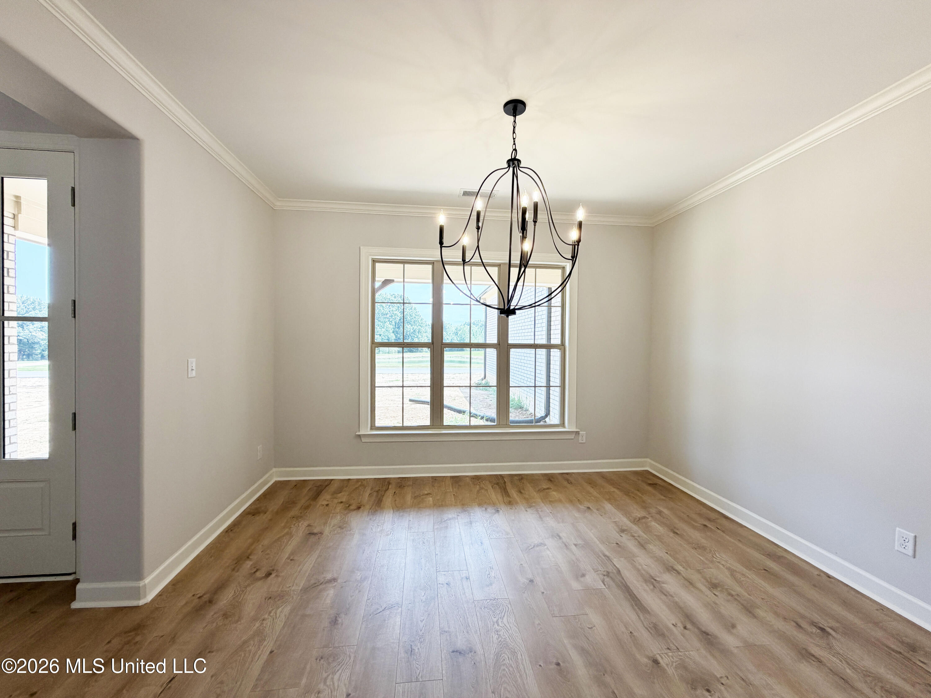 226 Cedar Crest Cove Property Photo 6