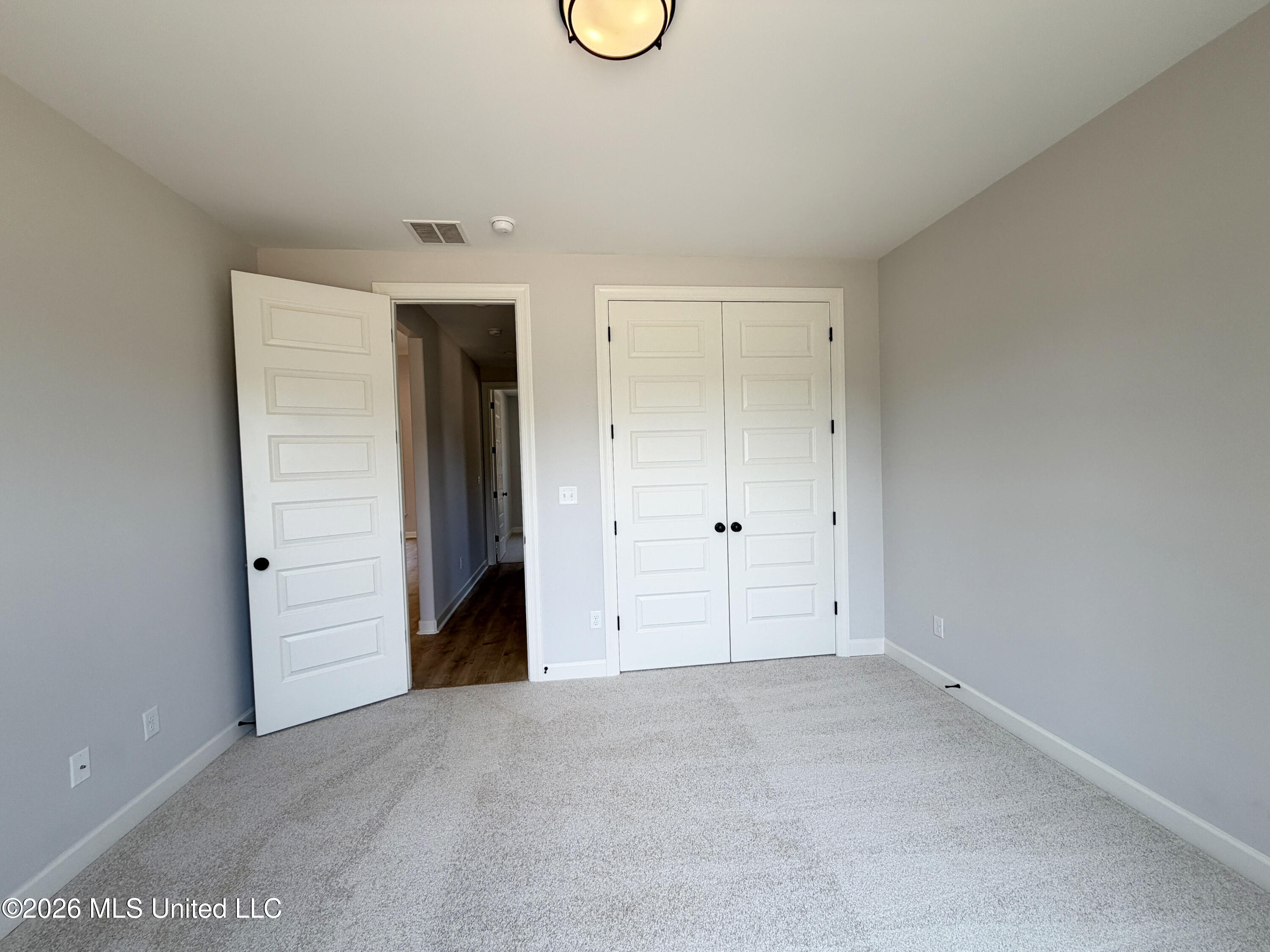 226 Cedar Crest Cove Property Photo 10