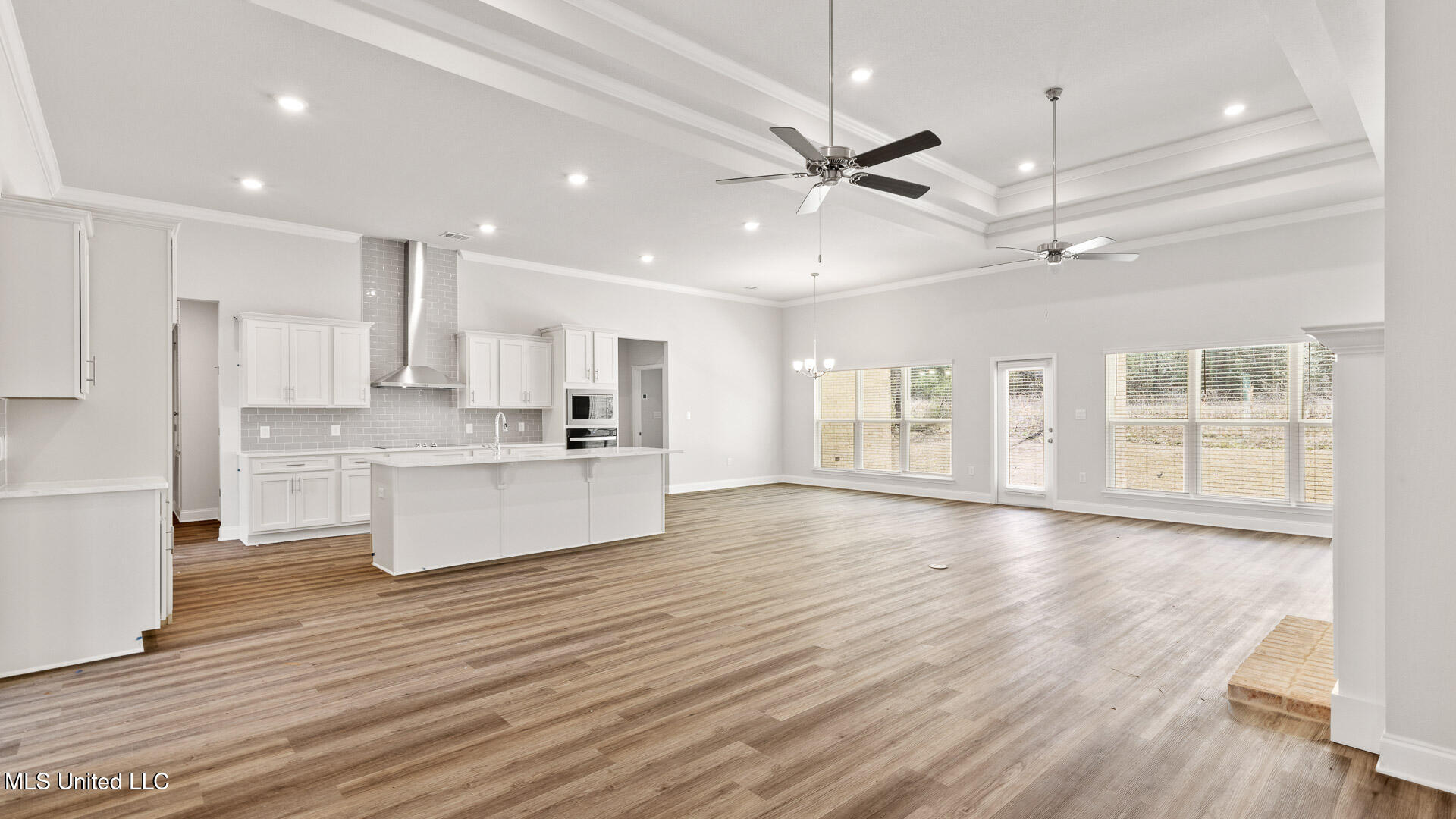 17117 River Hills Drive Property Photo 8