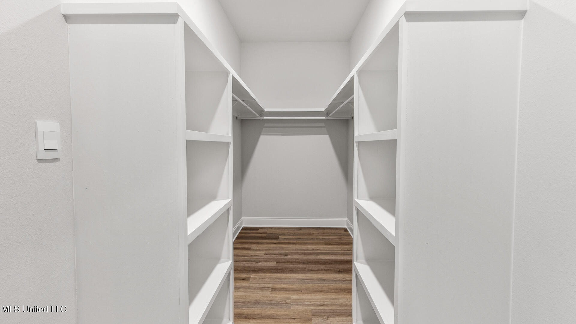 17117 River Hills Drive Property Photo 34