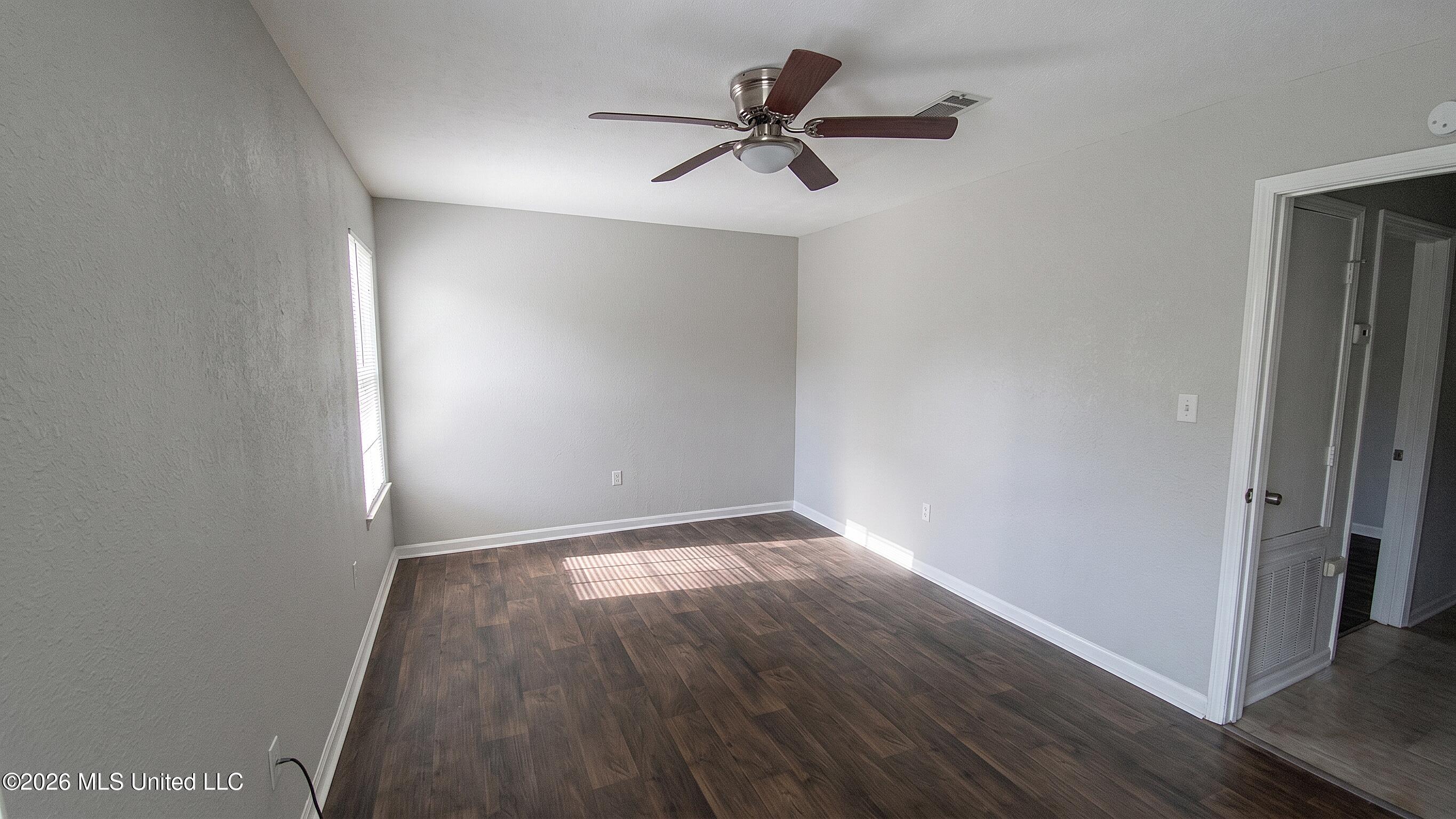 115 Shadow Hill Drive Property Photo 6
