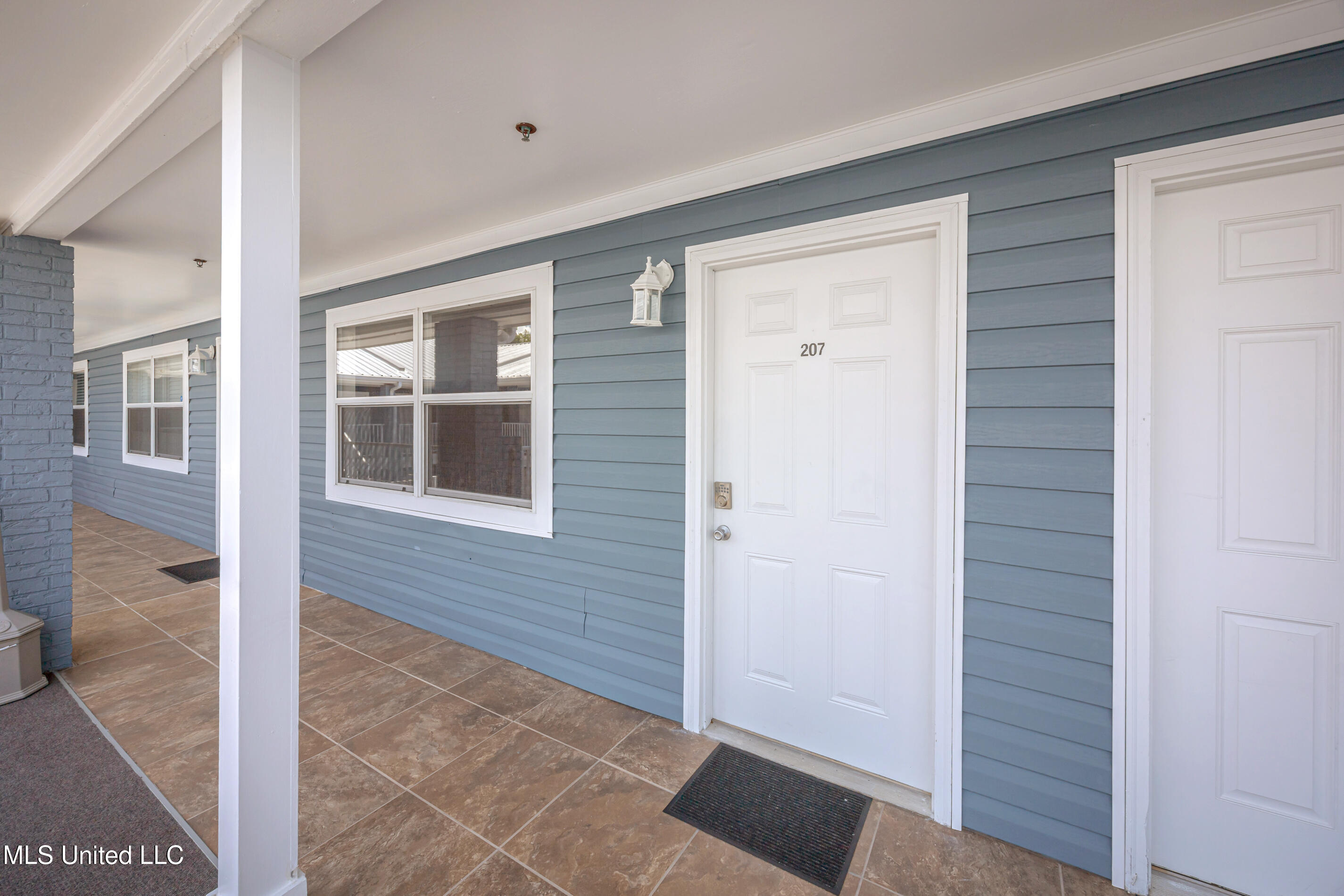 1282 Beach Boulevard Property Photo 1