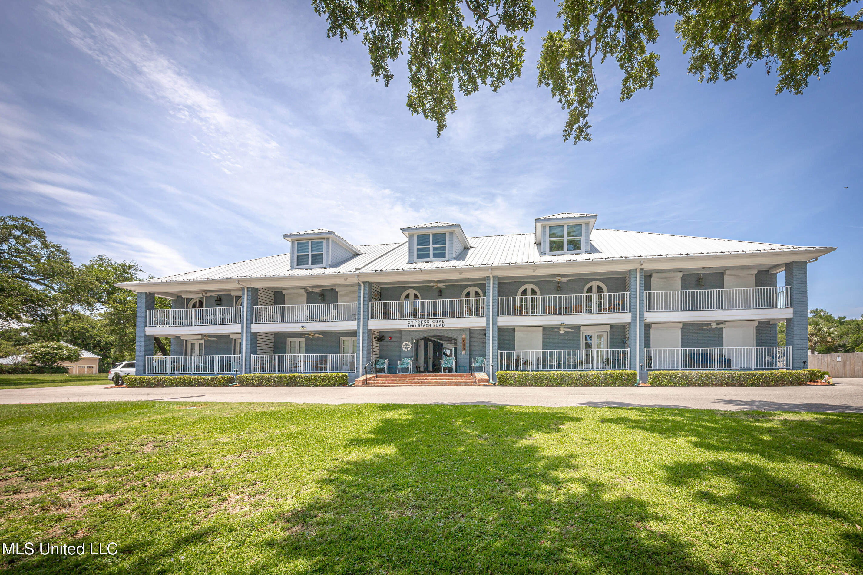 1282 Beach Boulevard Property Photo 2