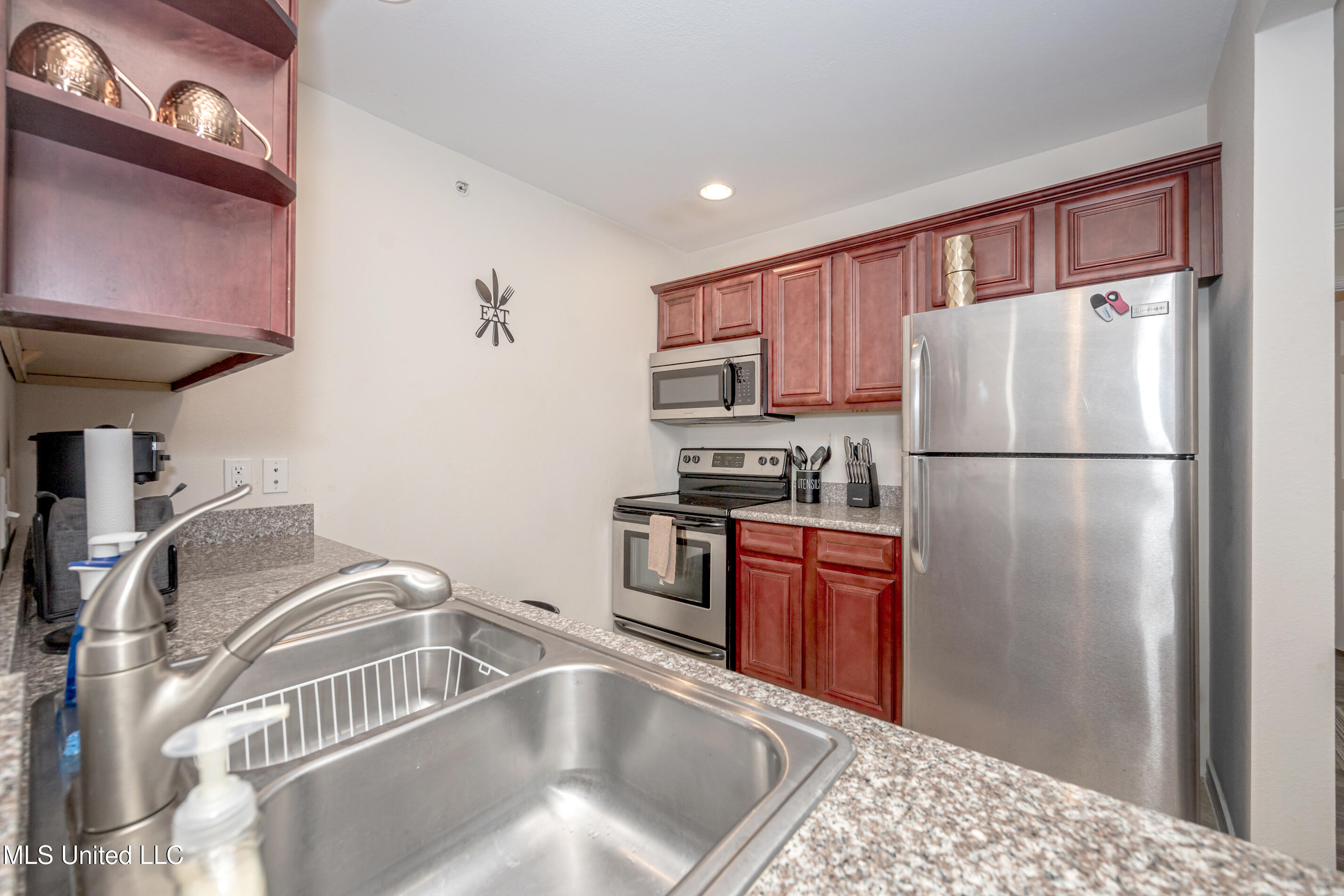1282 Beach Boulevard Property Photo 9
