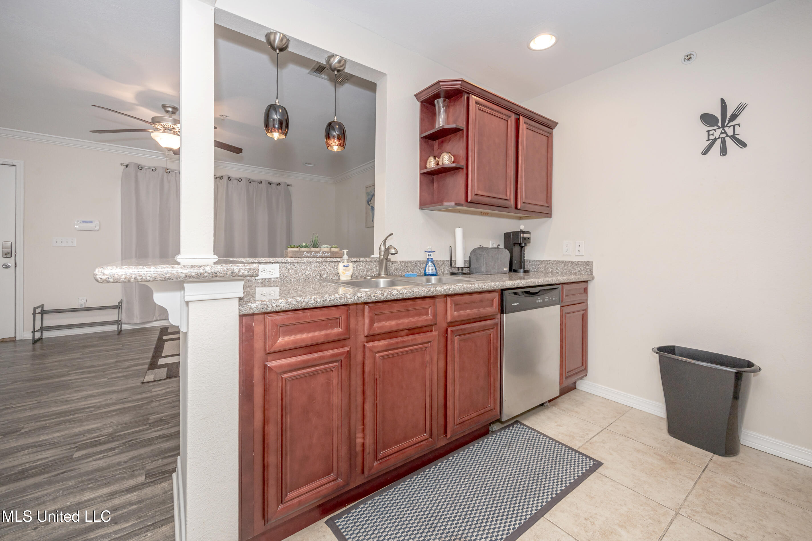1282 Beach Boulevard Property Photo 10