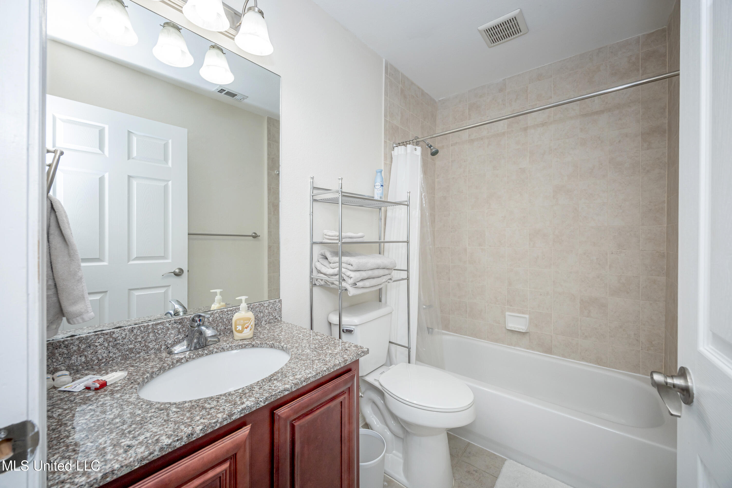 1282 Beach Boulevard Property Photo 12