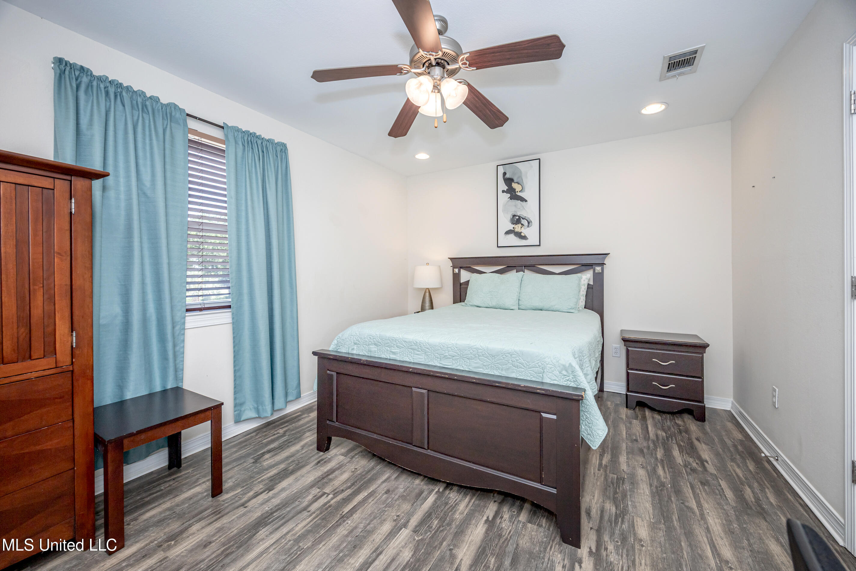 1282 Beach Boulevard Property Photo 15