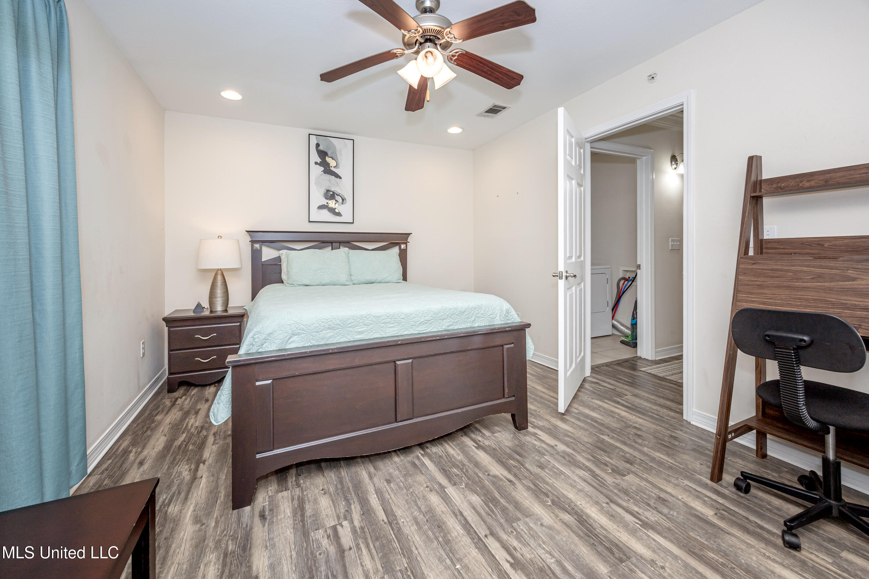 1282 Beach Boulevard Property Photo 17