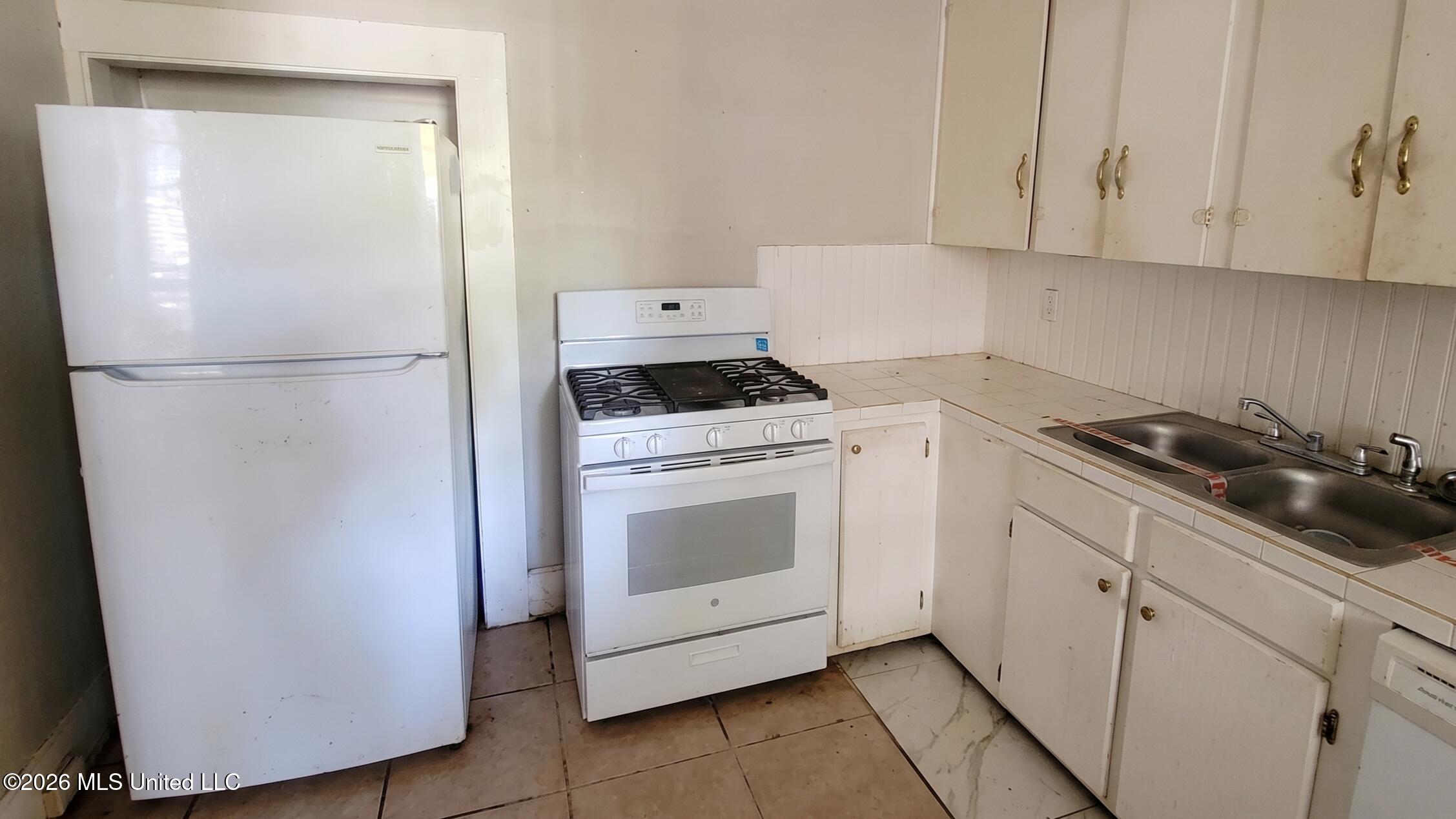 217 E Center Street Property Photo 2