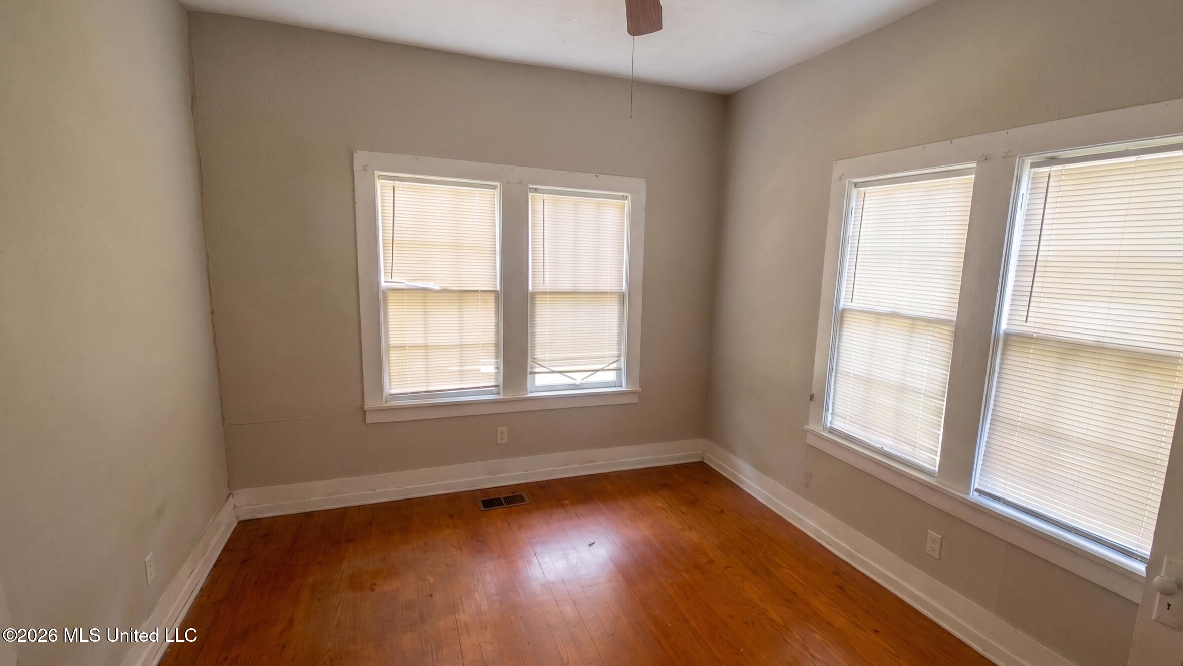 217 E Center Street Property Photo 6