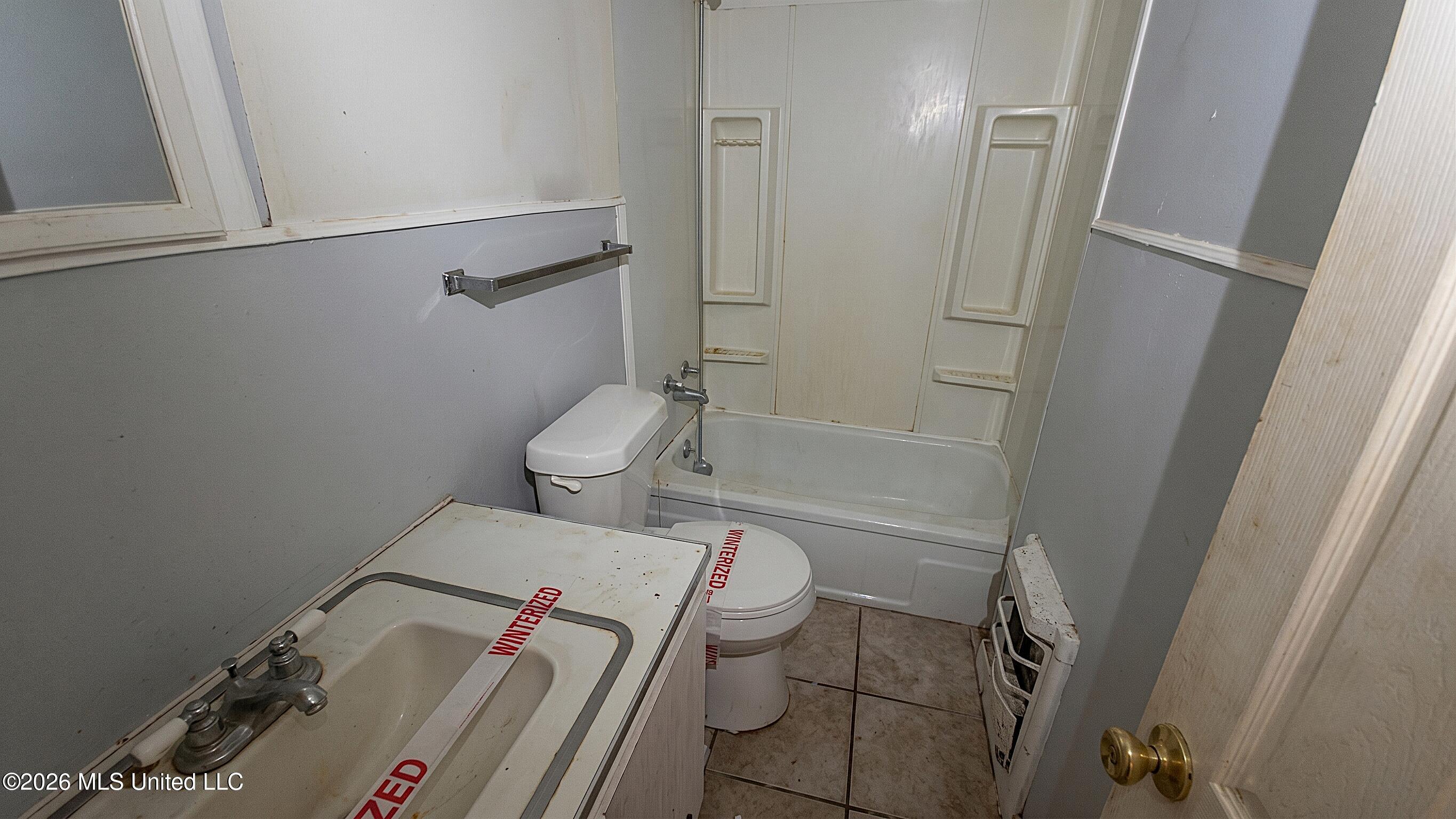 217 E Center Street Property Photo 8