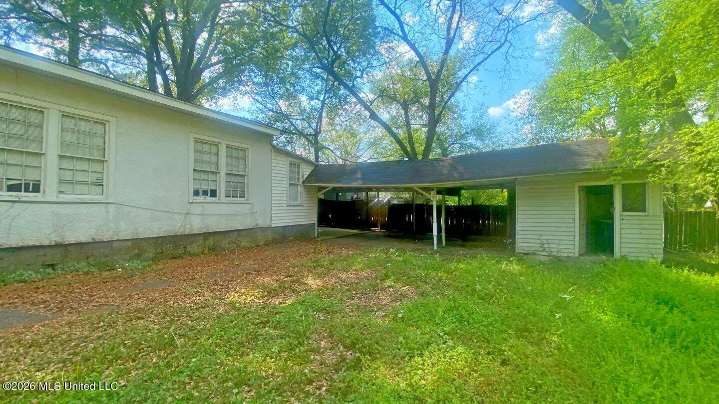 217 E Center Street Property Photo 10