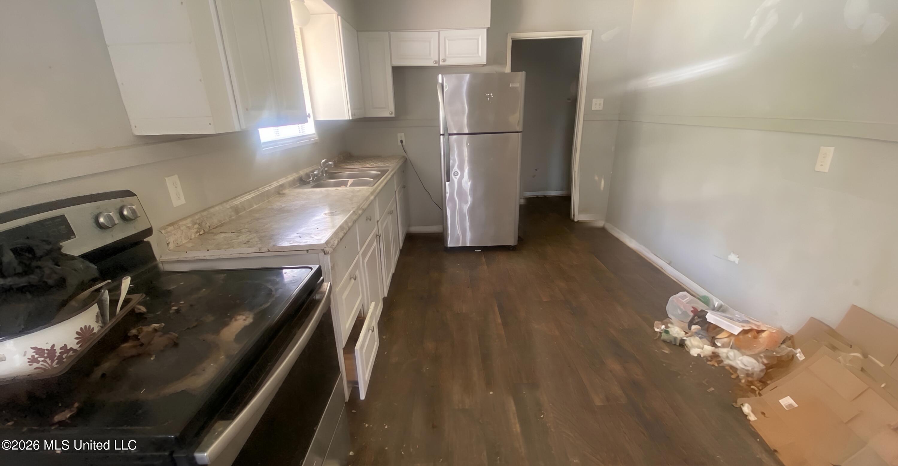 3129 Lakewood Drive Property Photo 2