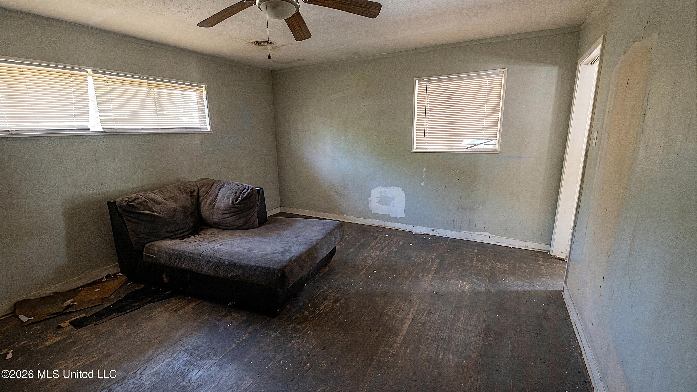 3129 Lakewood Drive Property Photo 3