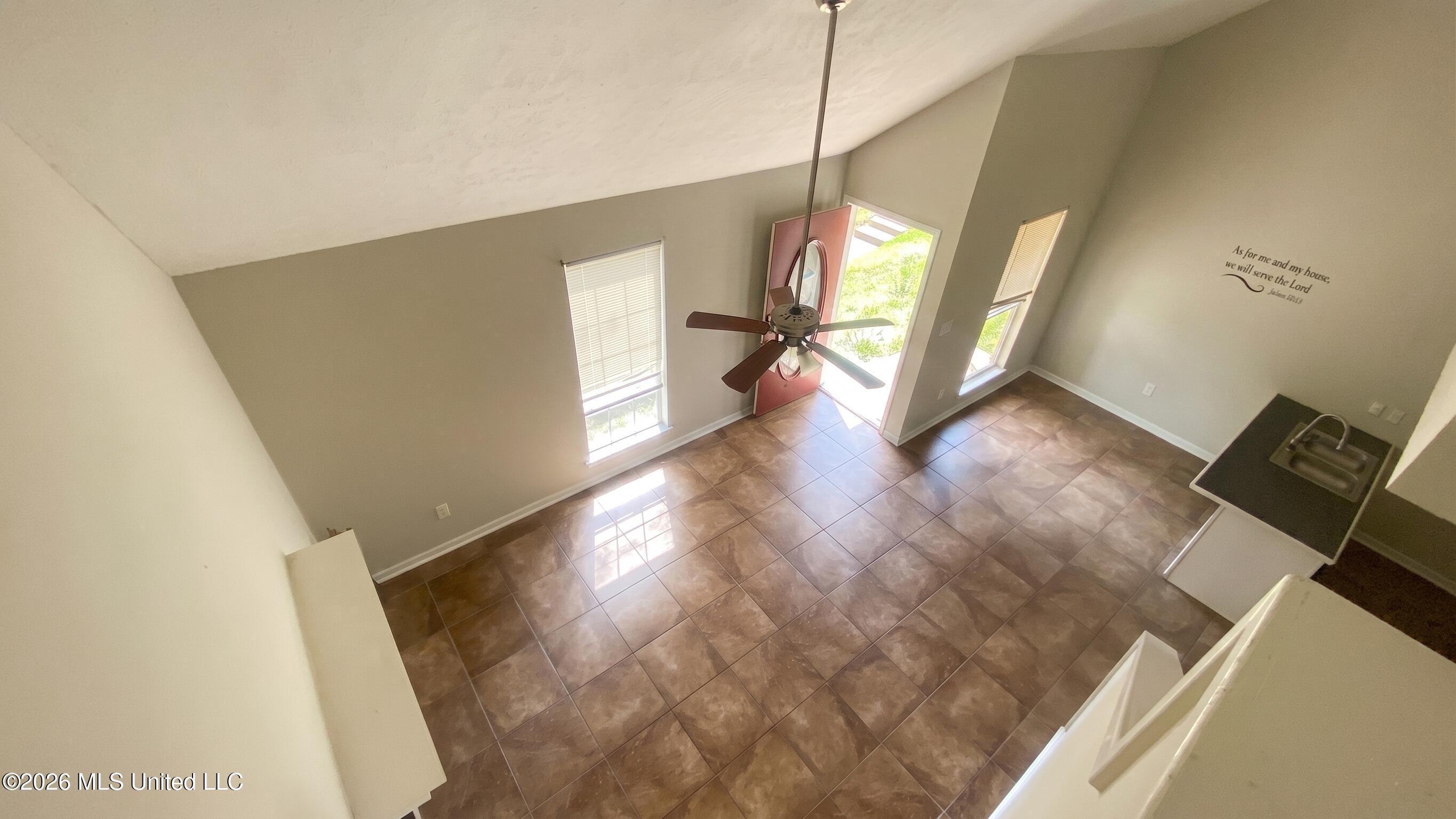 7026 Copper Cove Property Photo 4