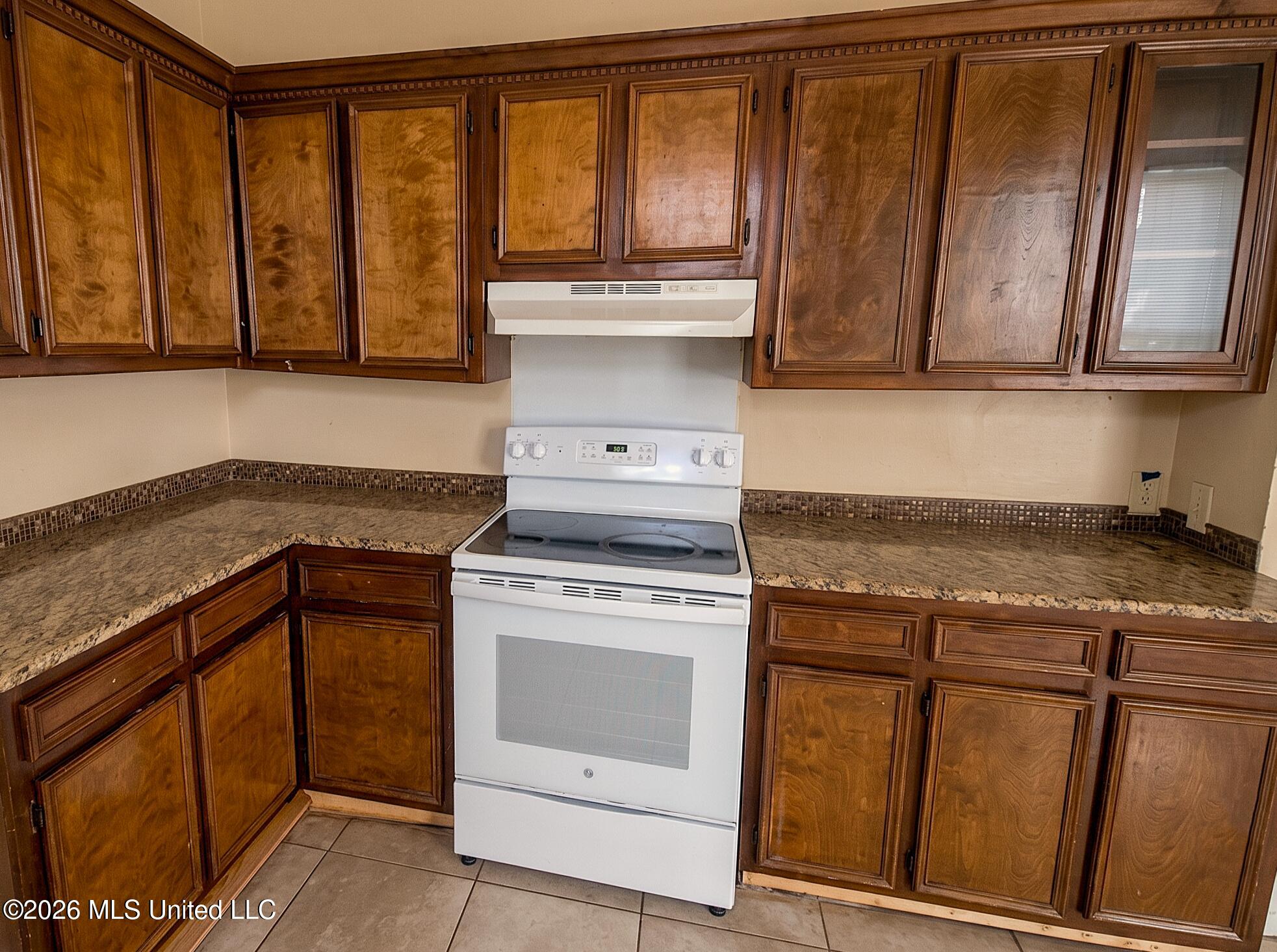 221 E Center Street Property Photo 2