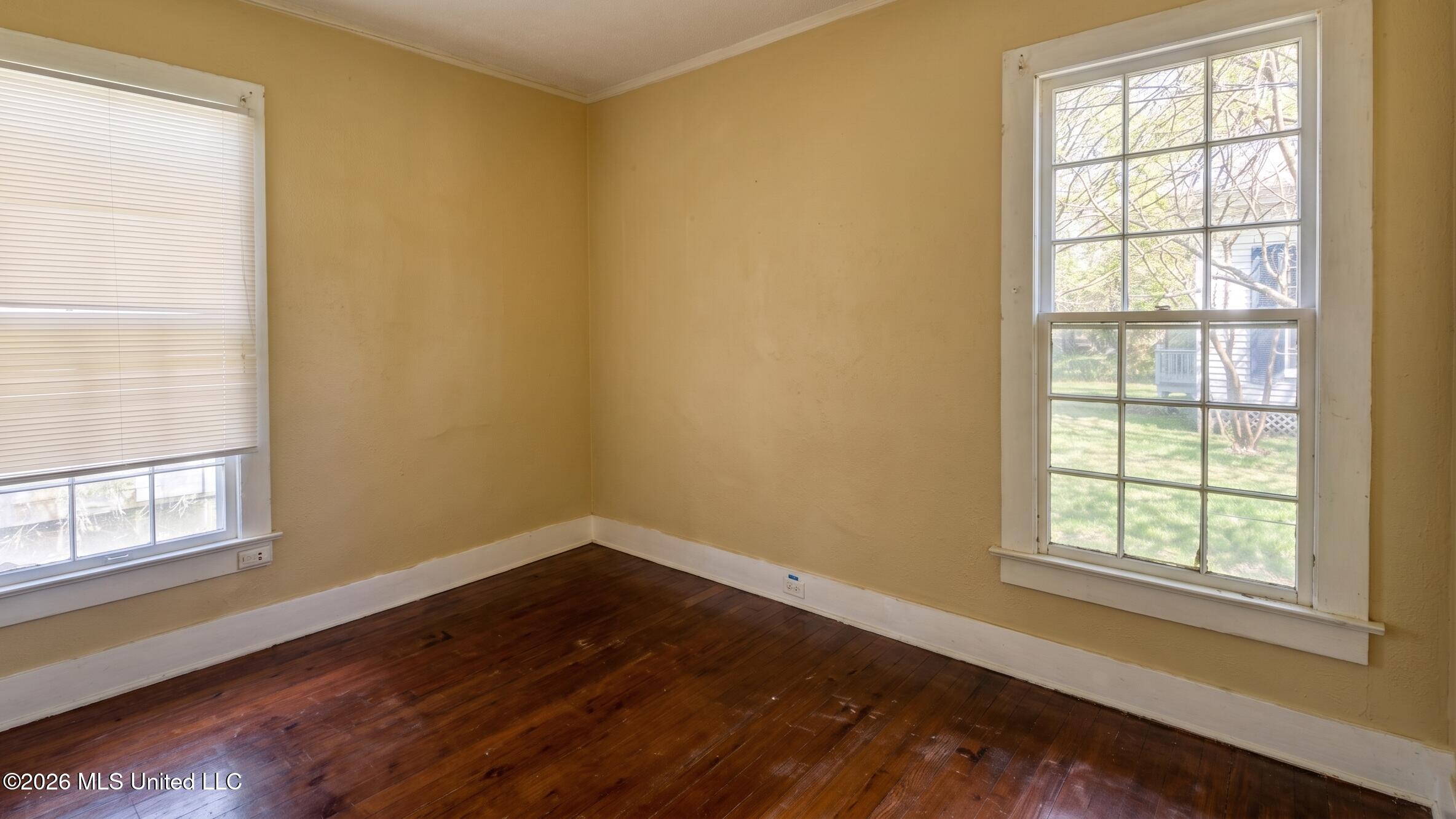 221 E Center Street Property Photo 6