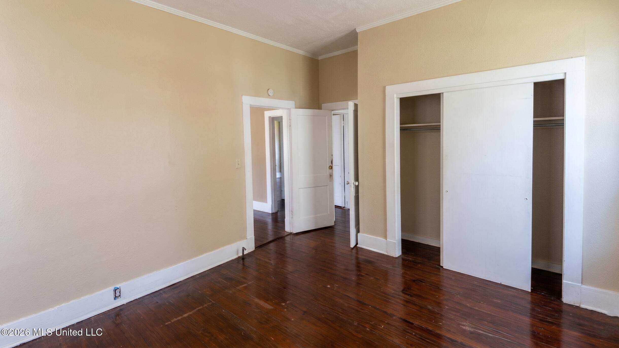 221 E Center Street Property Photo 7