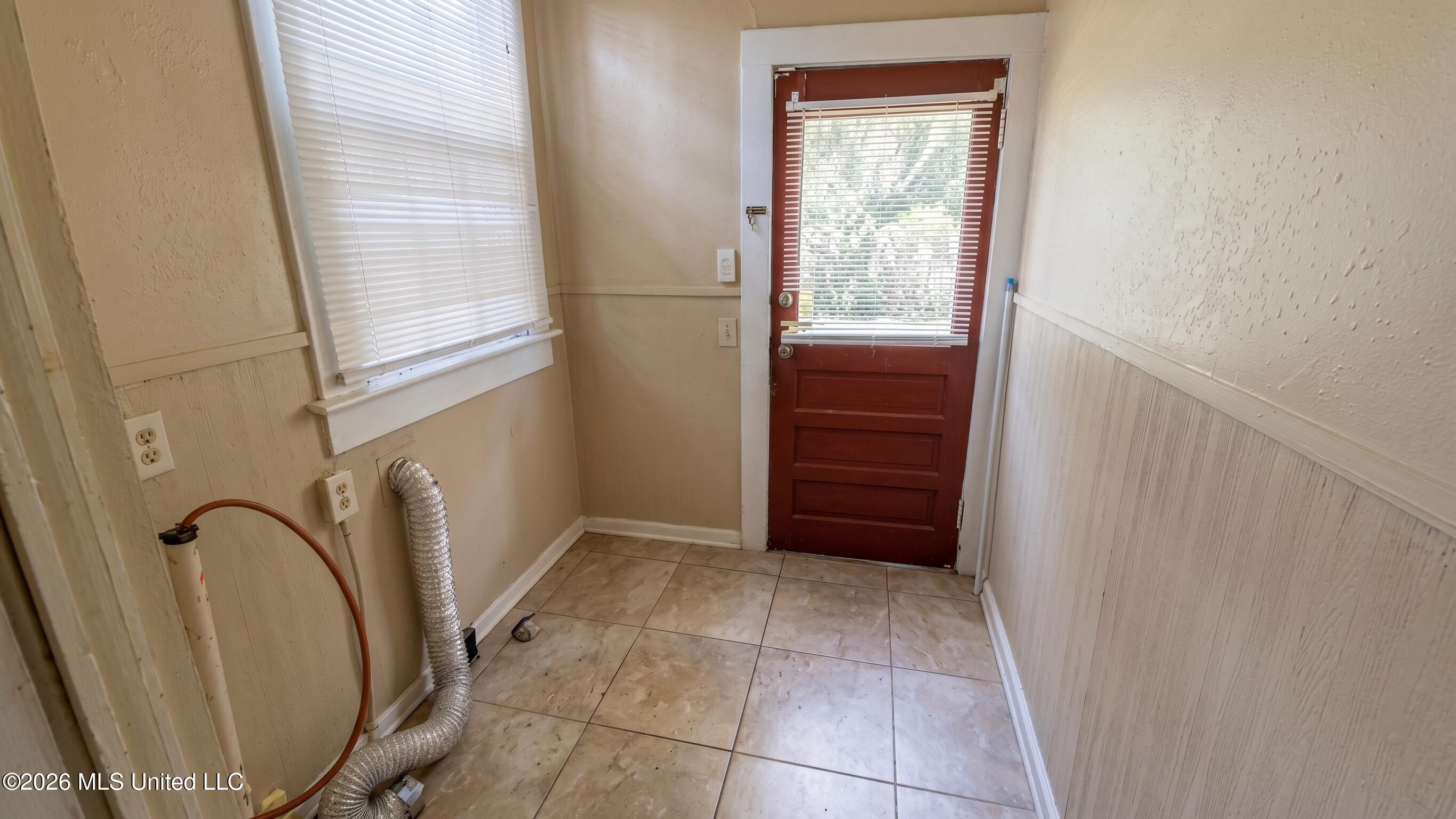 221 E Center Street Property Photo 12