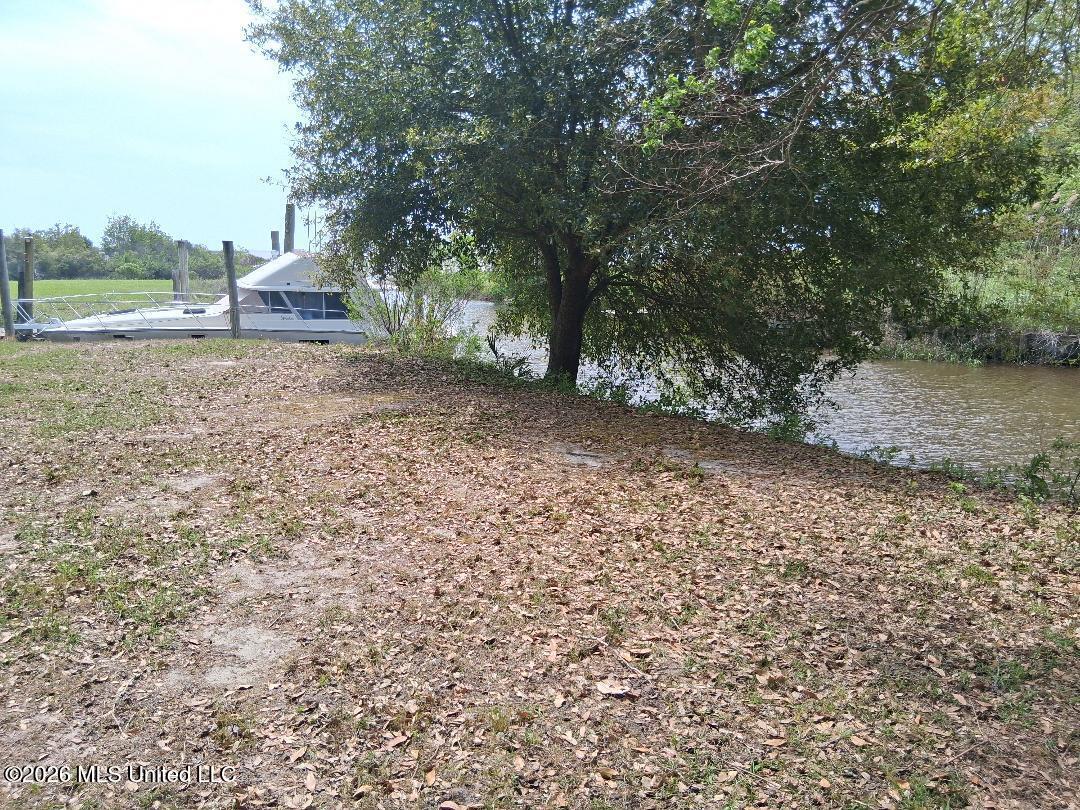 2101 Sandalwood Place Property Photo 4