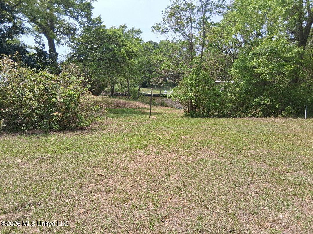 2101 Sandalwood Place Property Photo 6