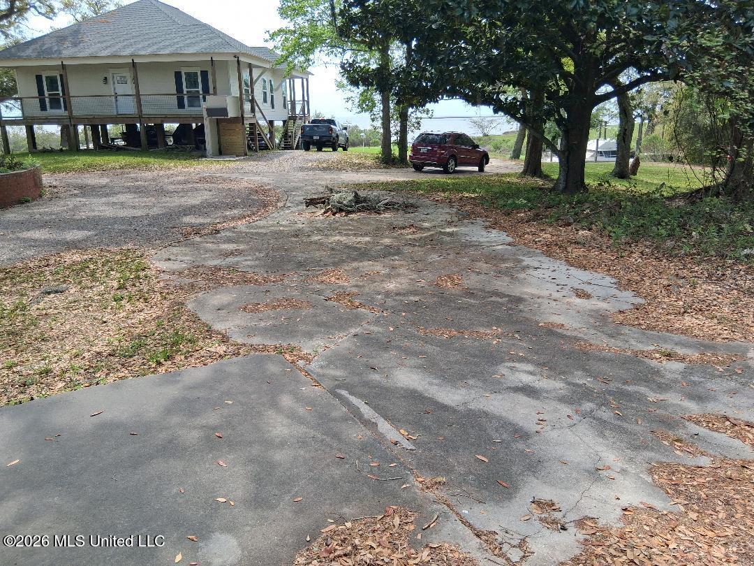 2101 Sandalwood Place Property Photo 9