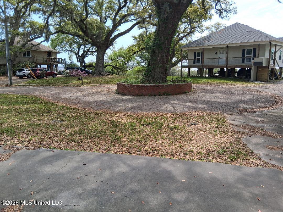 2101 Sandalwood Place Property Photo 10
