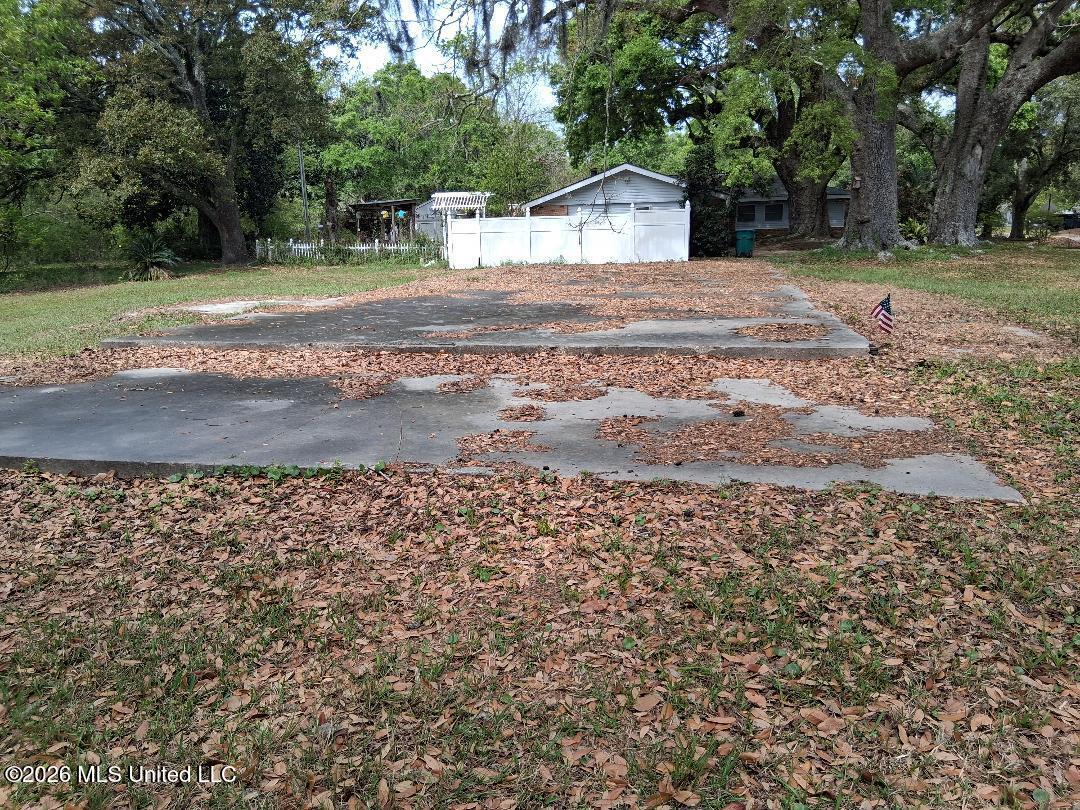 2101 Sandalwood Place Property Photo 16