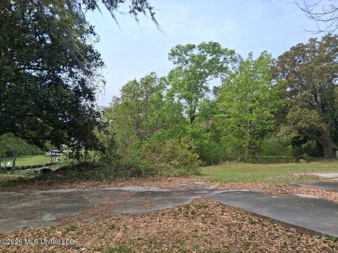 2101 Sandalwood Place Property Photo 17