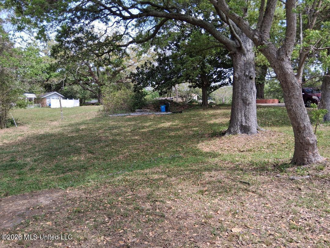 2101 Sandalwood Place Property Photo 19