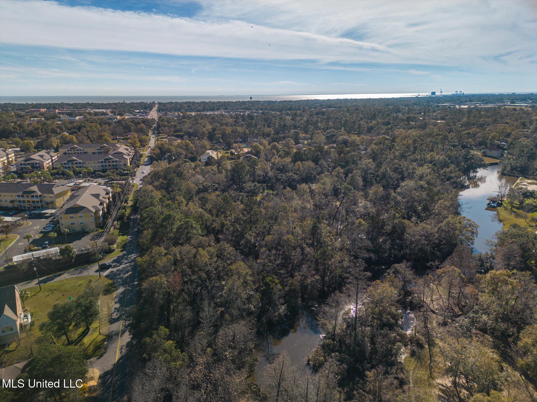 1017 Courthouse Road Property Photo 6