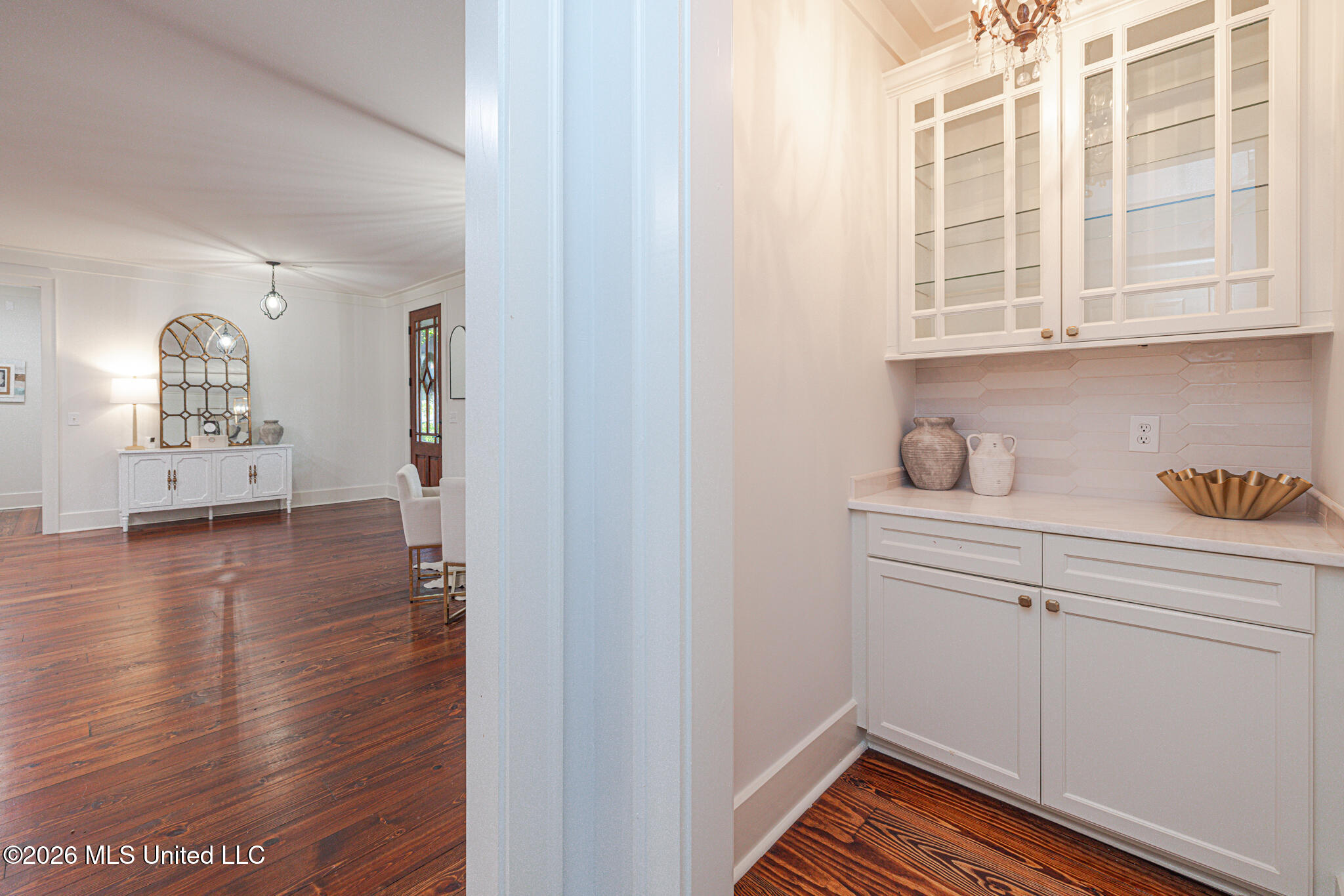 148 Cedar Woods Cove Property Photo 9