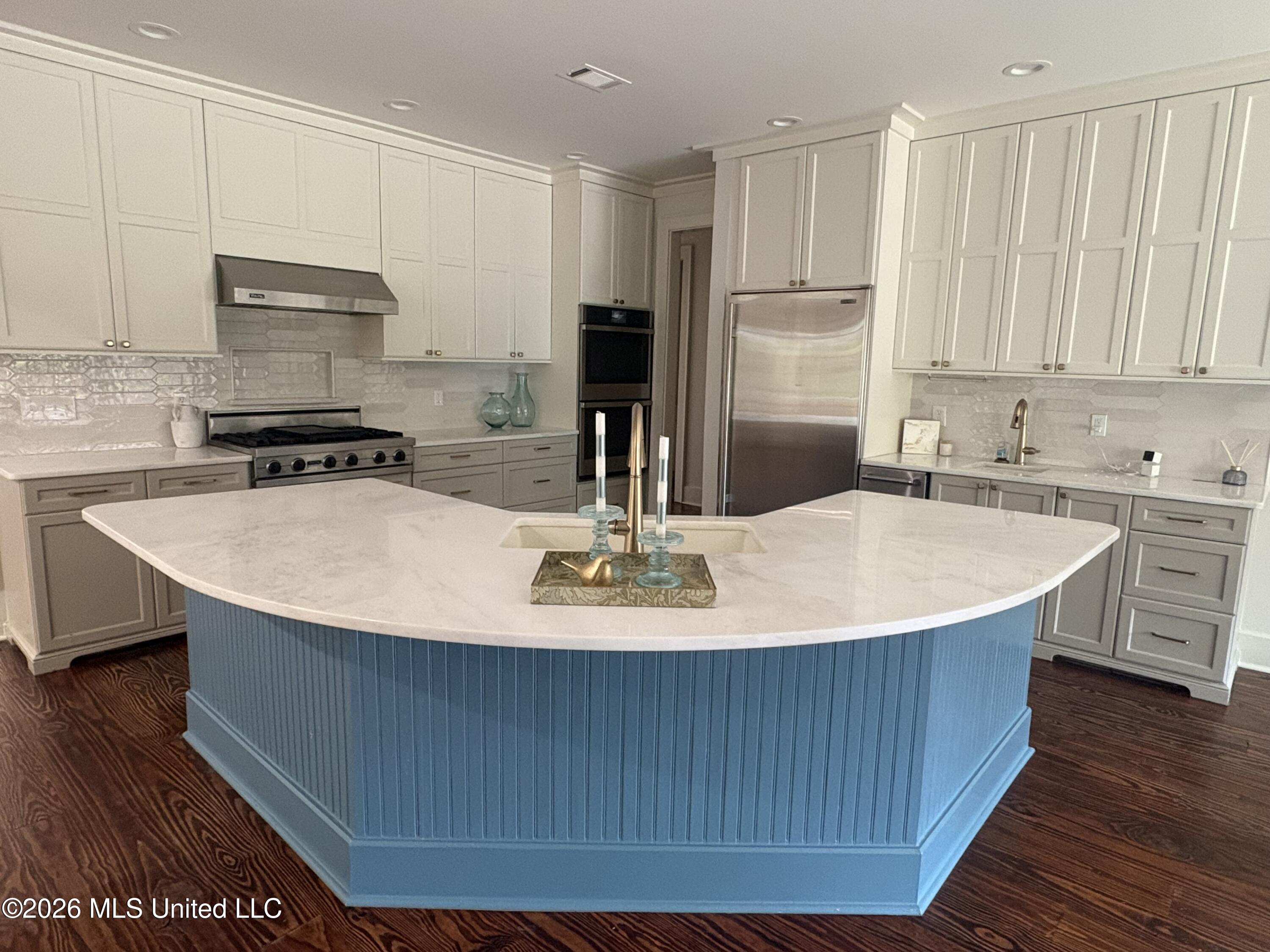 148 Cedar Woods Cove Property Photo 14