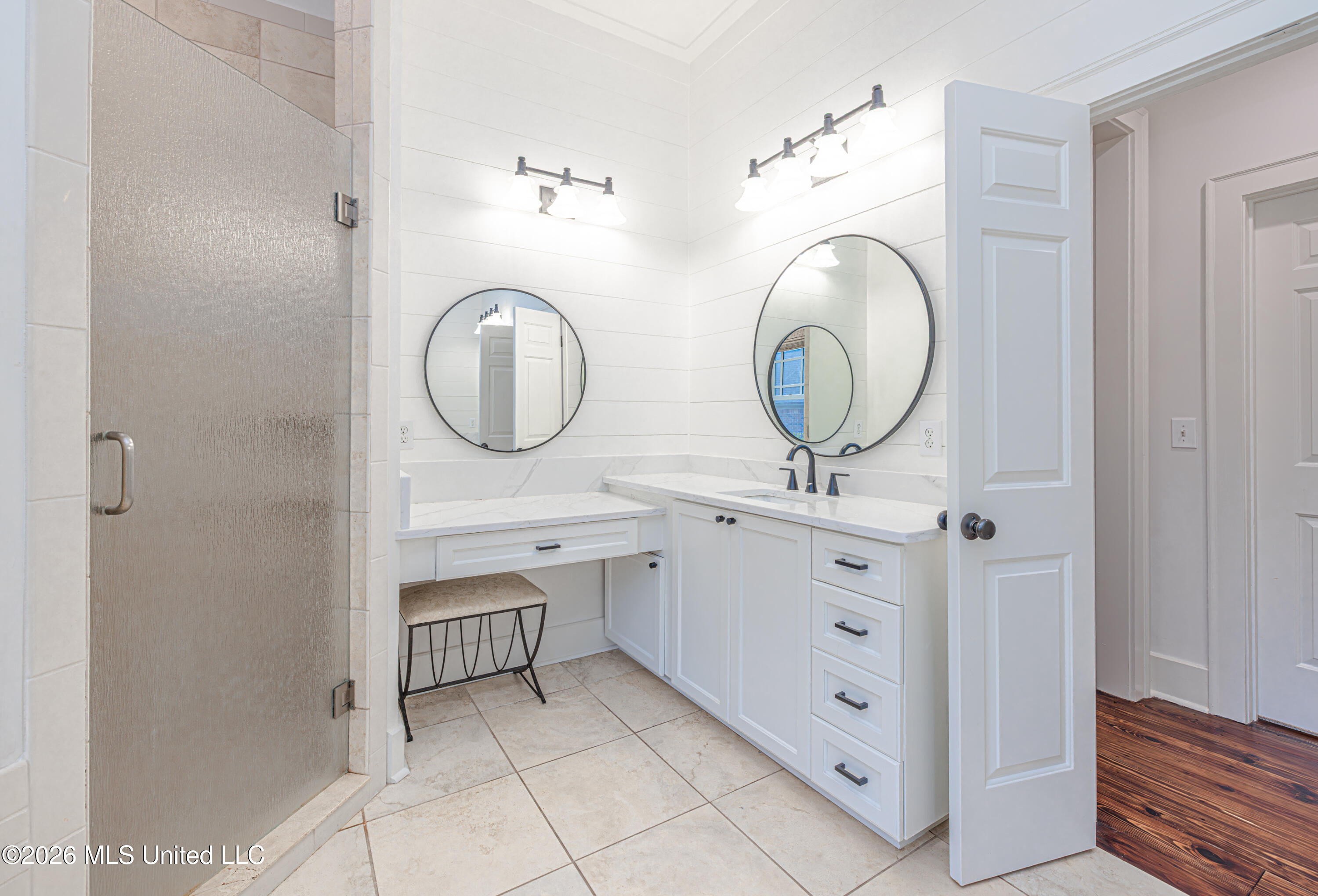 148 Cedar Woods Cove Property Photo 26