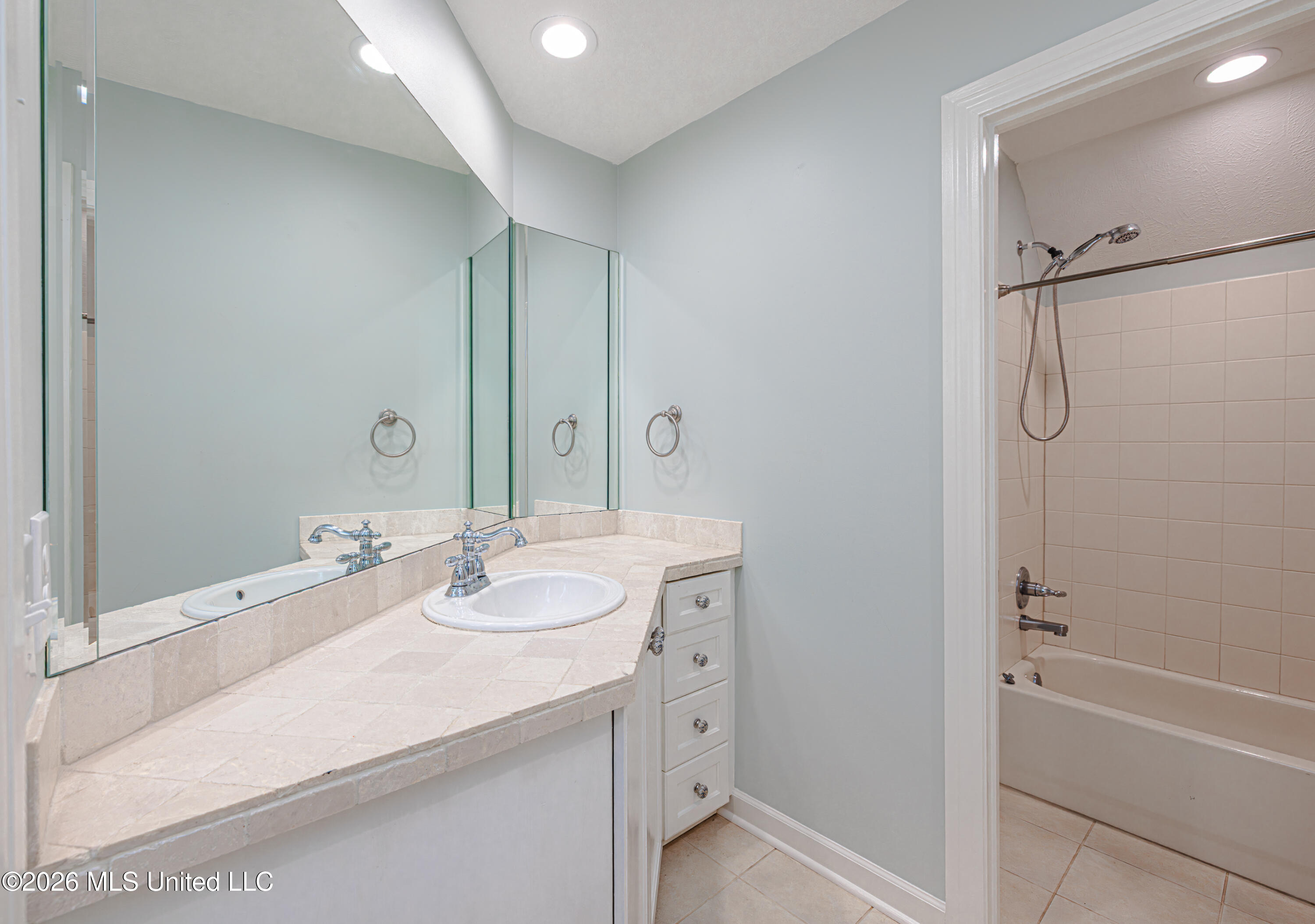 148 Cedar Woods Cove Property Photo 39