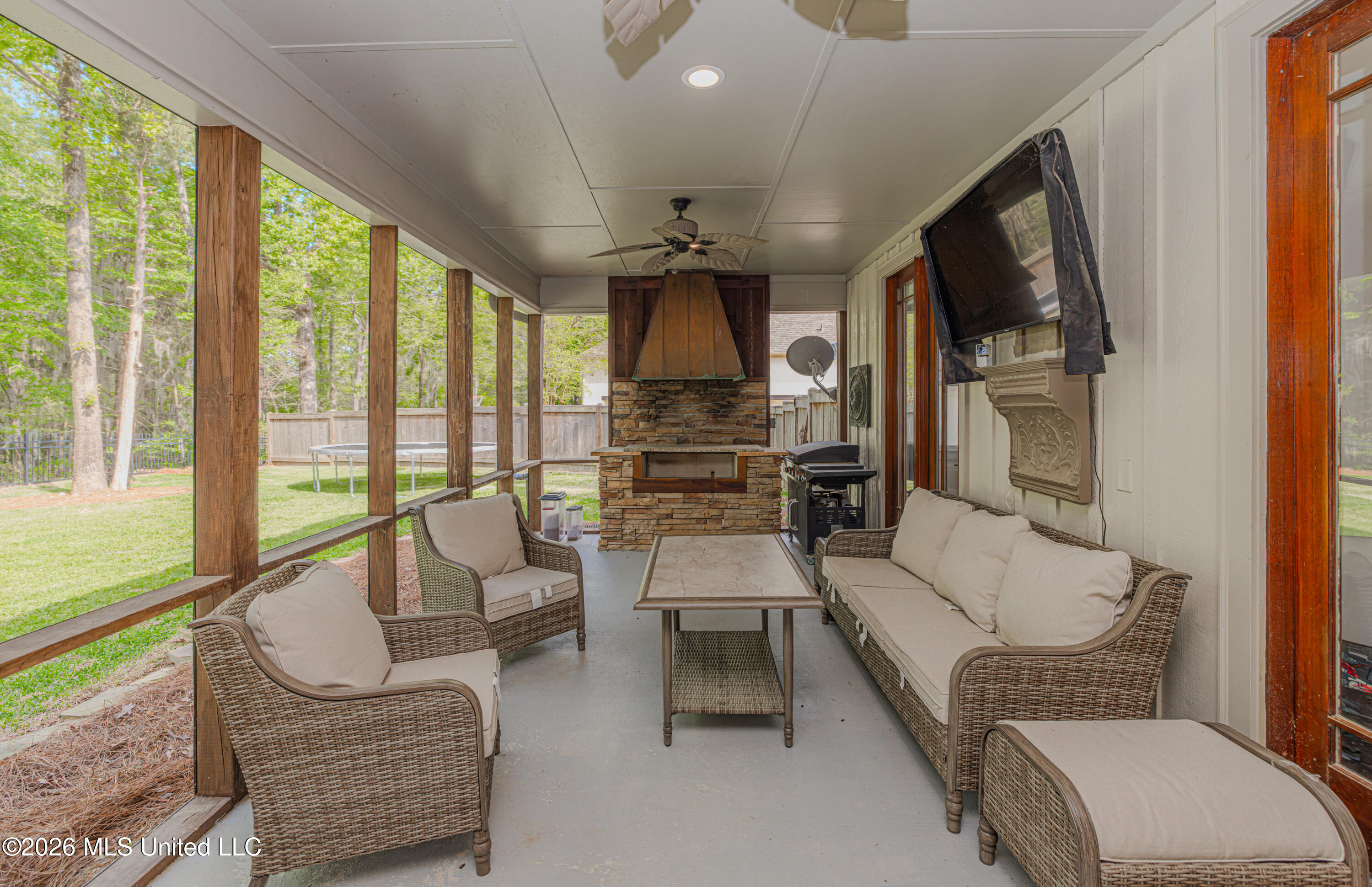 148 Cedar Woods Cove Property Photo 44