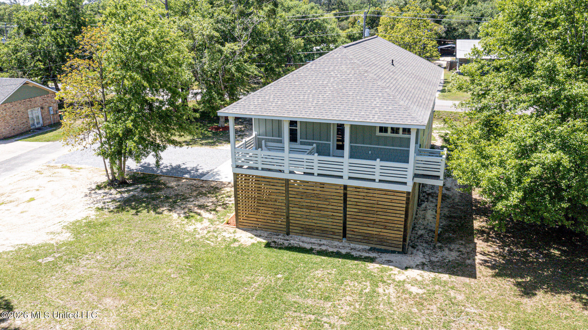 350 Menge Avenue Property Photo 2