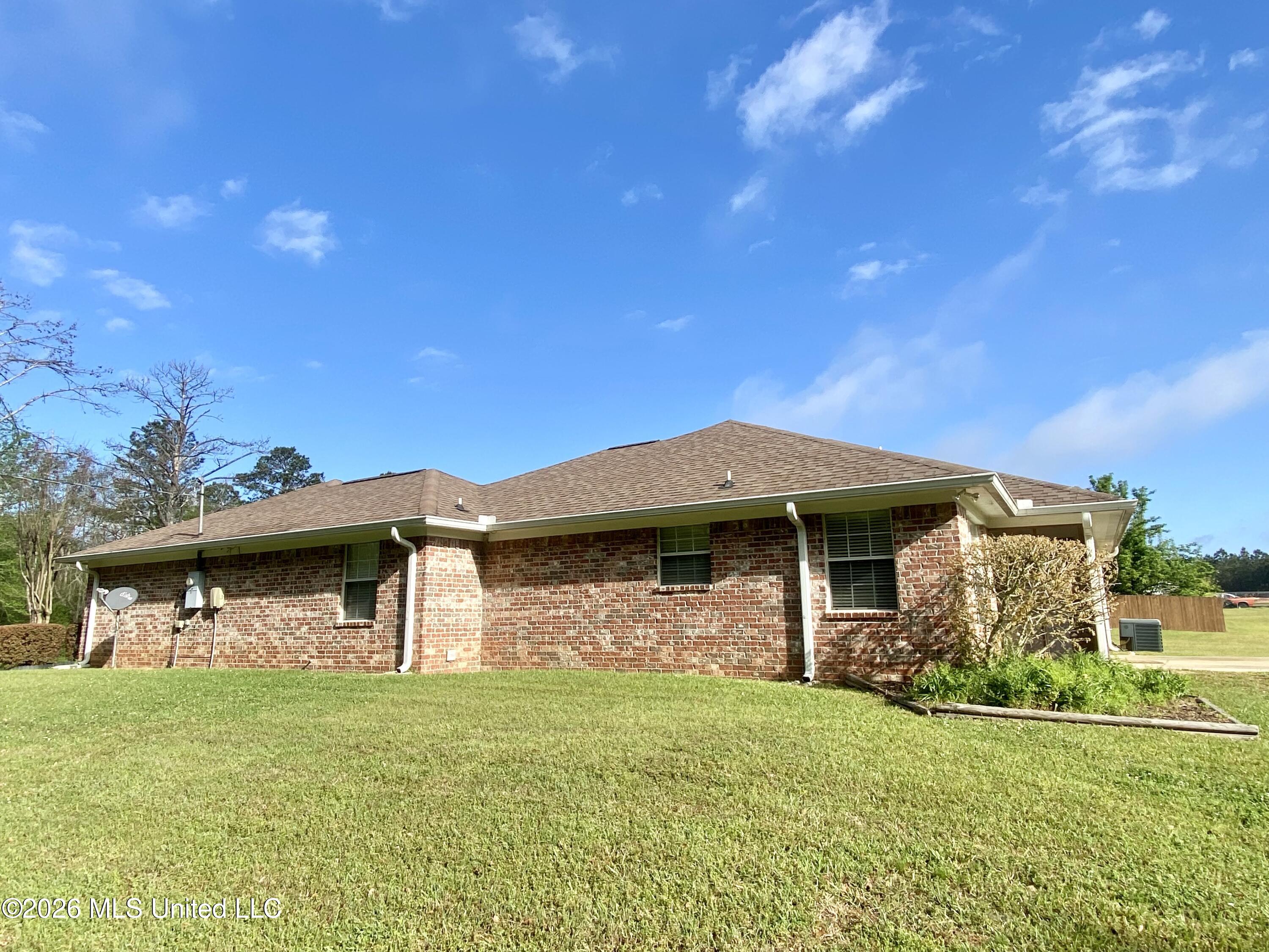 110 Whittington Lane Property Photo 5