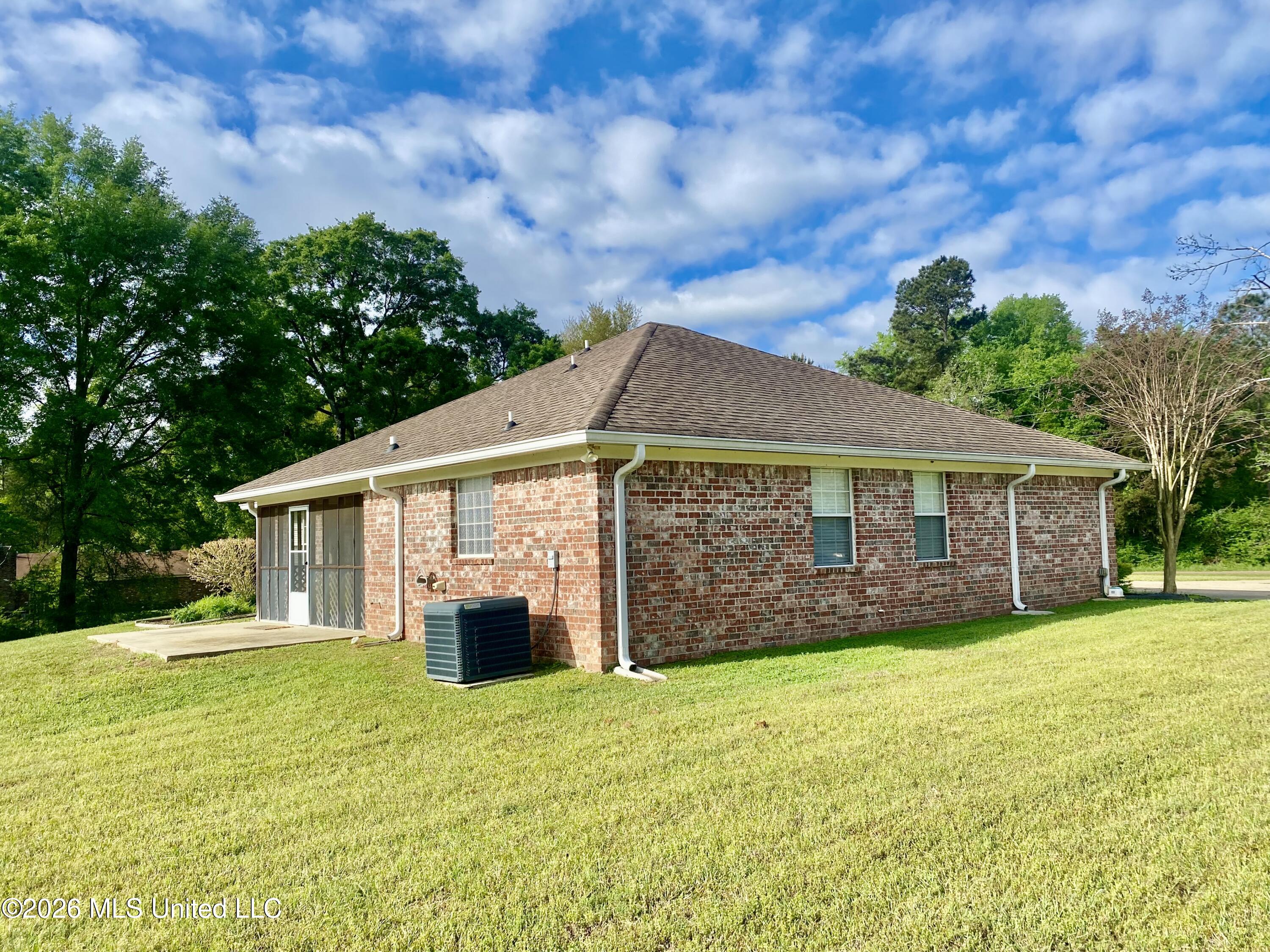 110 Whittington Lane Property Photo 8