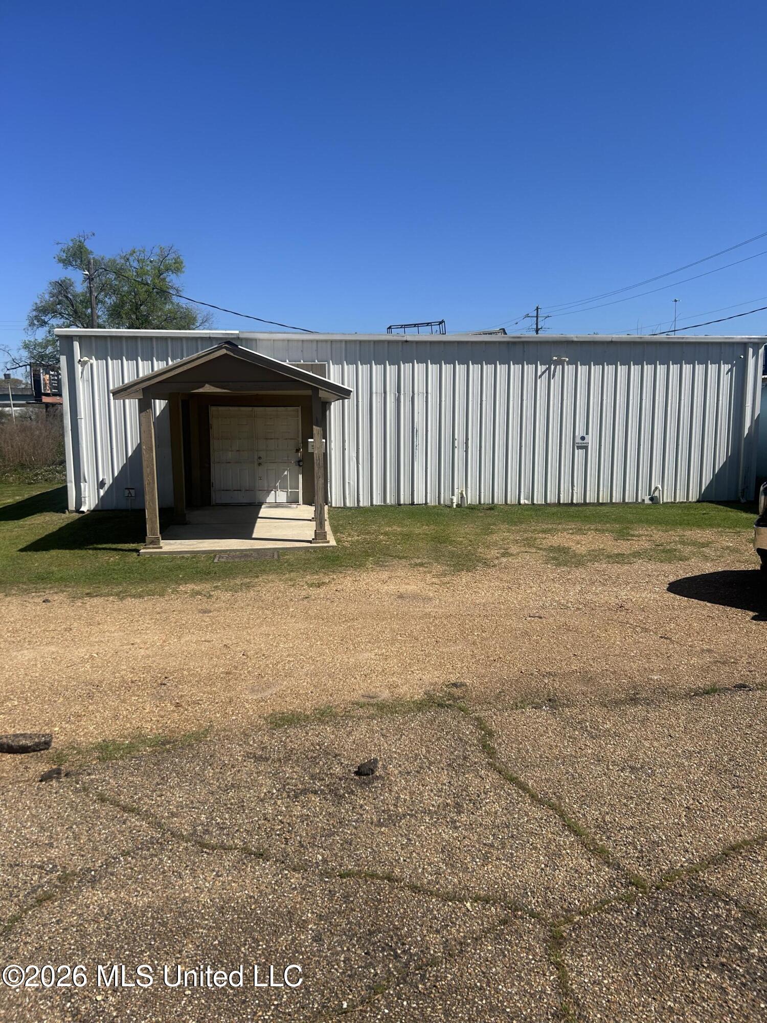 314 Raymond Road Property Photo 1