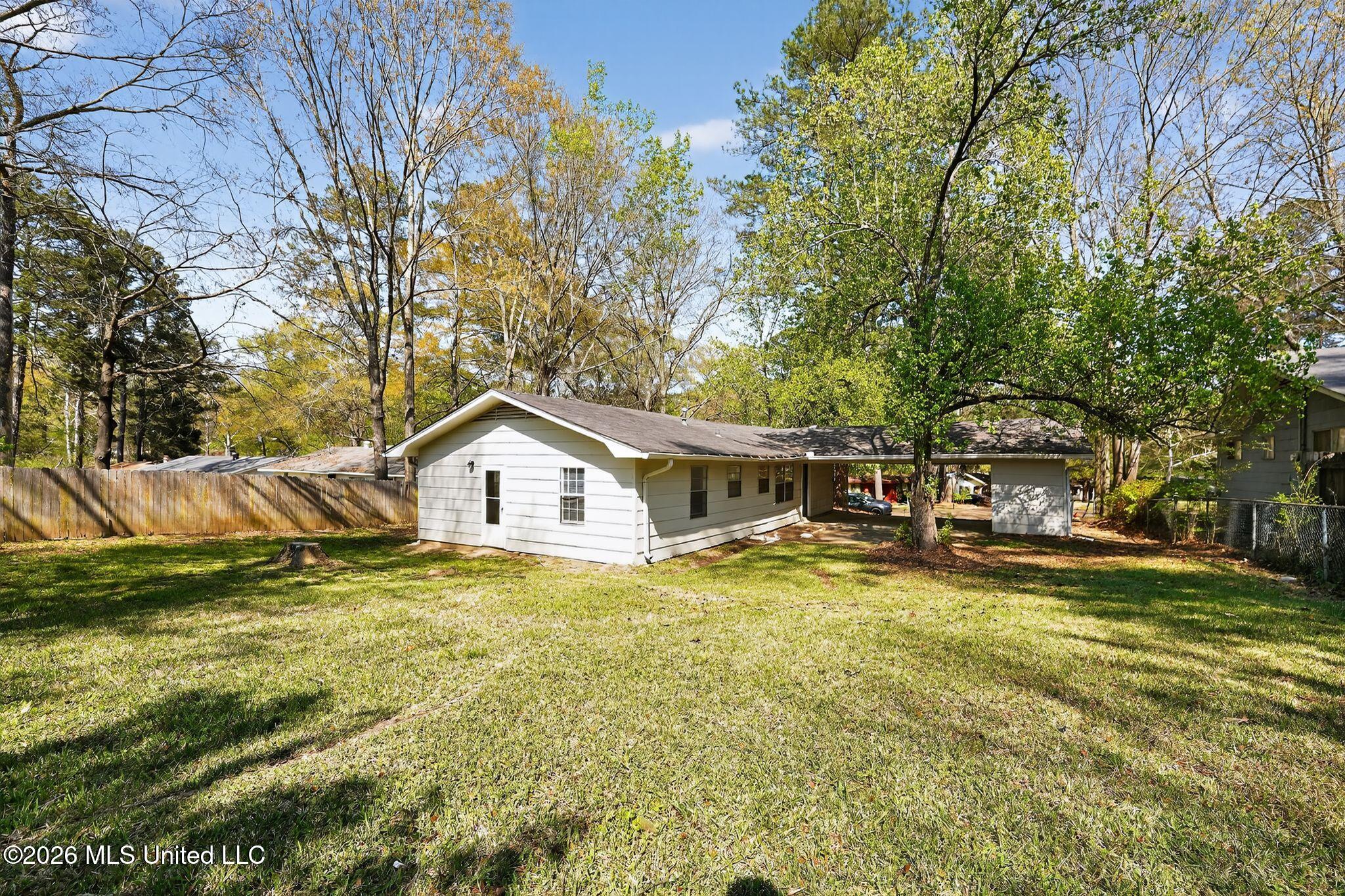 3085 Bienville Drive Property Photo 4
