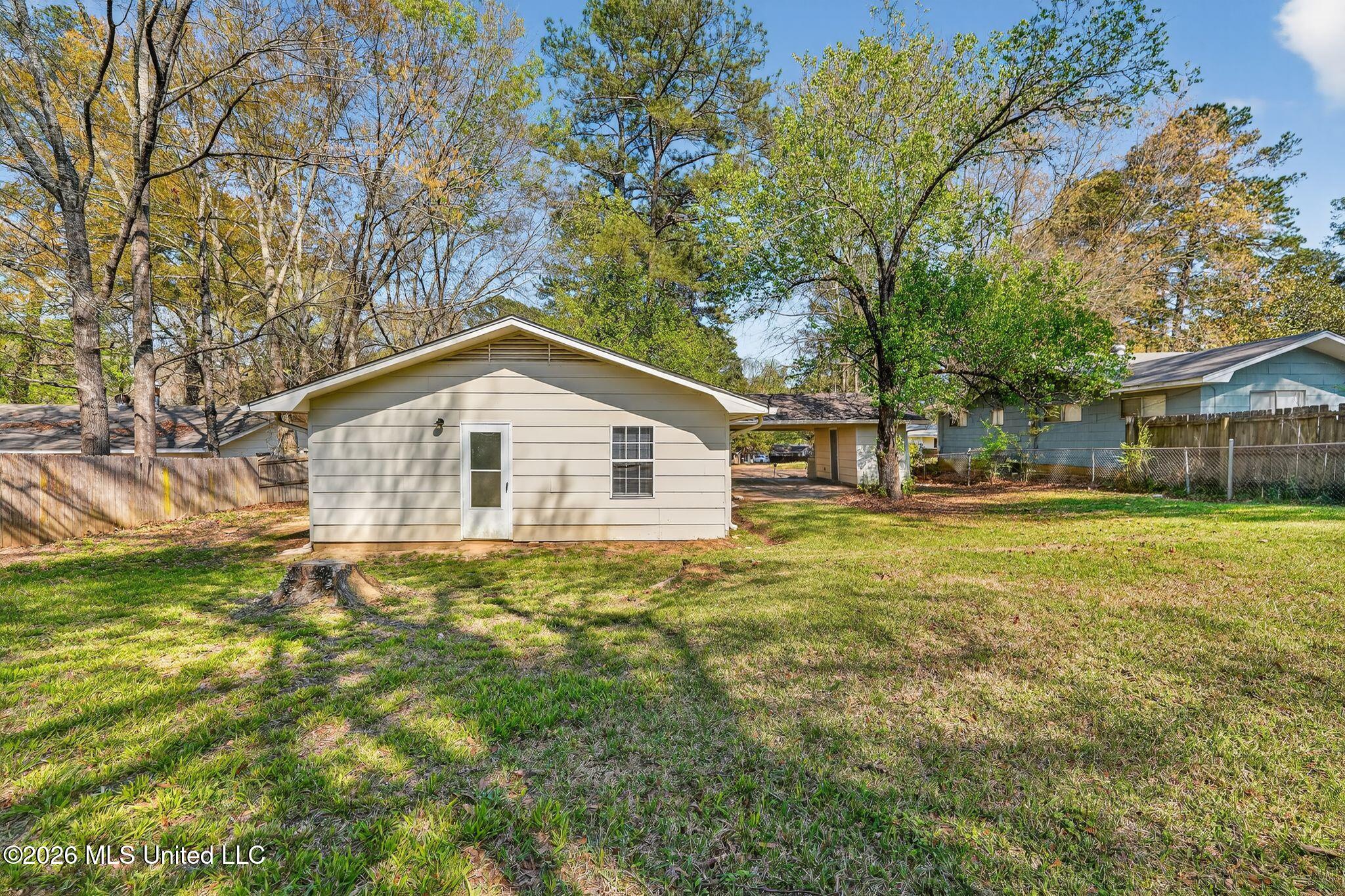 3085 Bienville Drive Property Photo 5