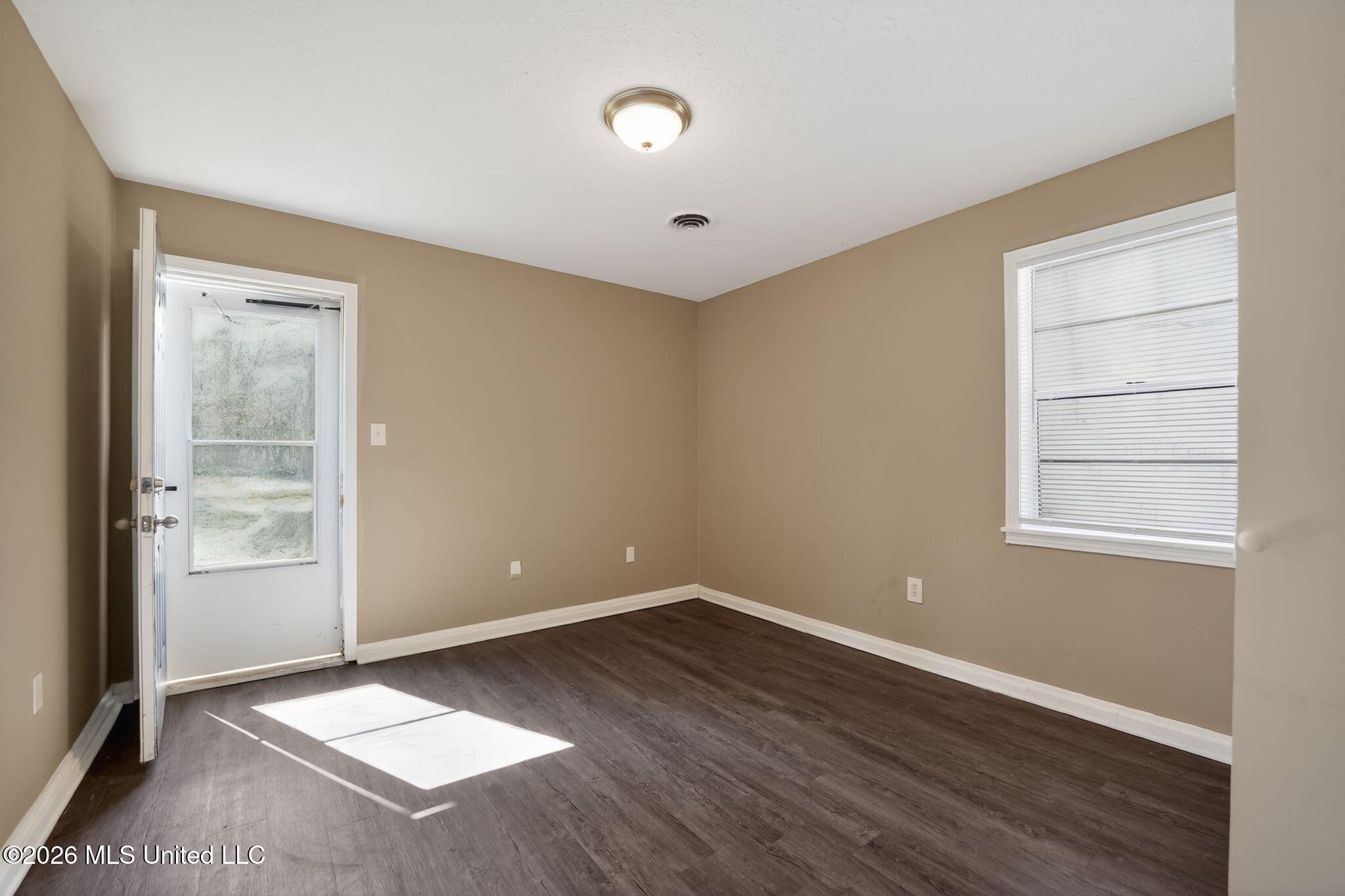 3085 Bienville Drive Property Photo 14