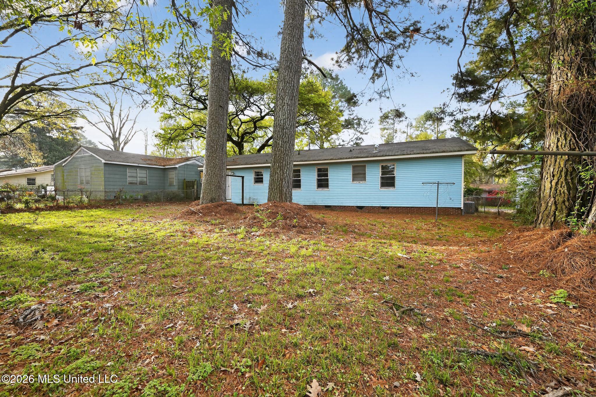 734 Montclair Place Property Photo 6