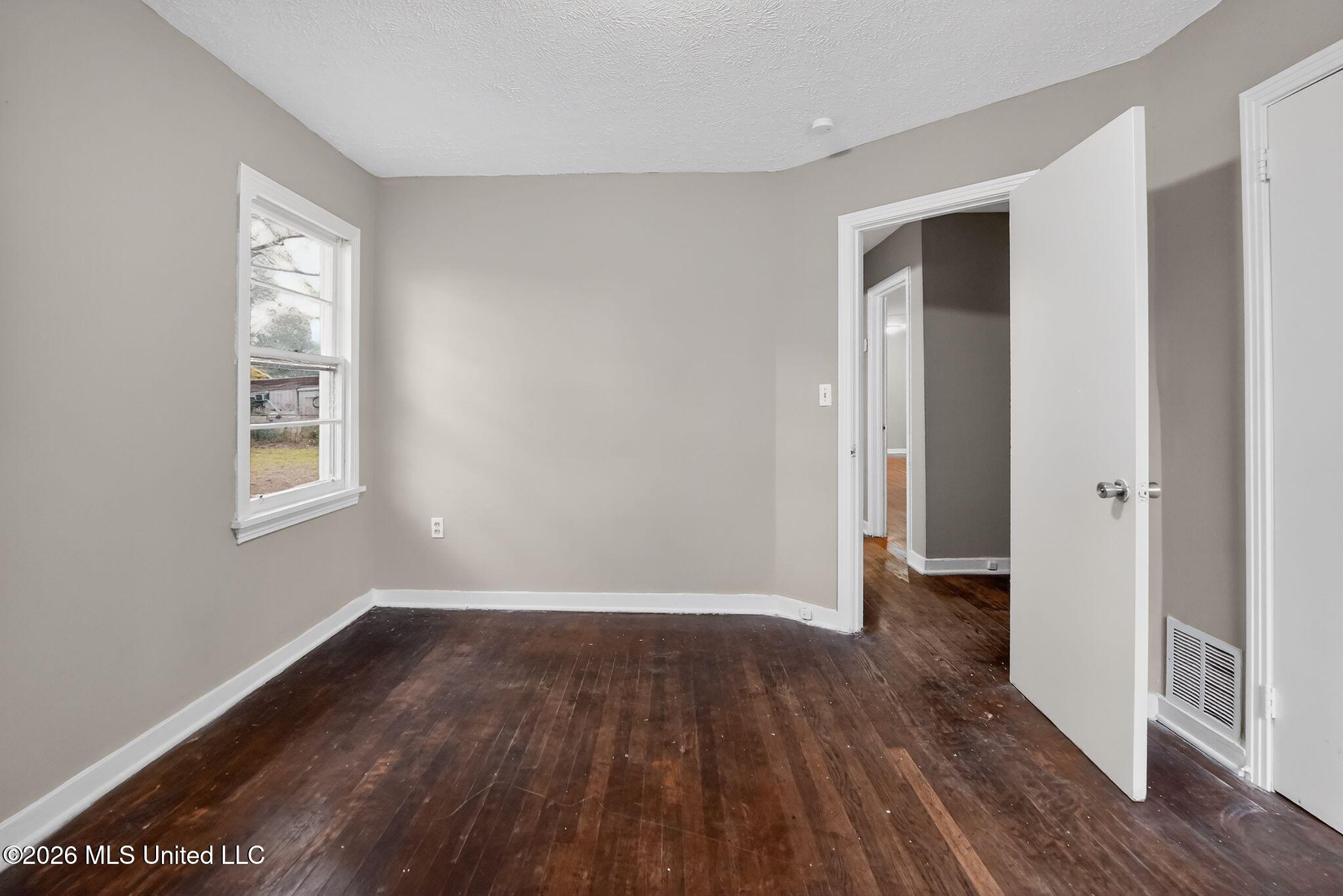 734 Montclair Place Property Photo 11