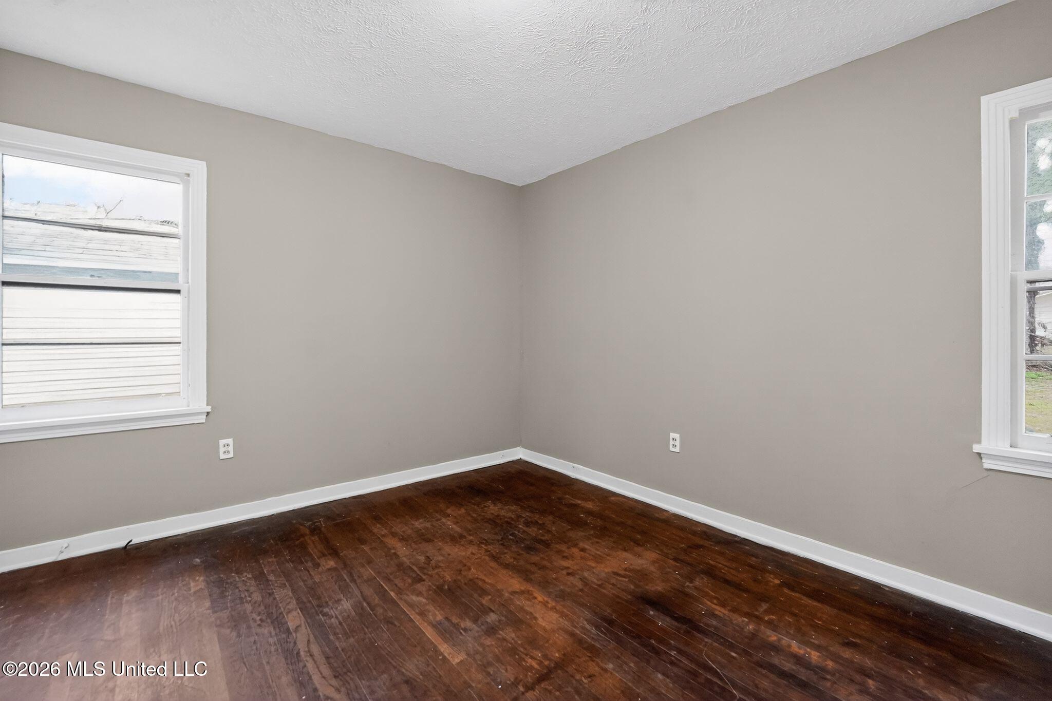 734 Montclair Place Property Photo 12