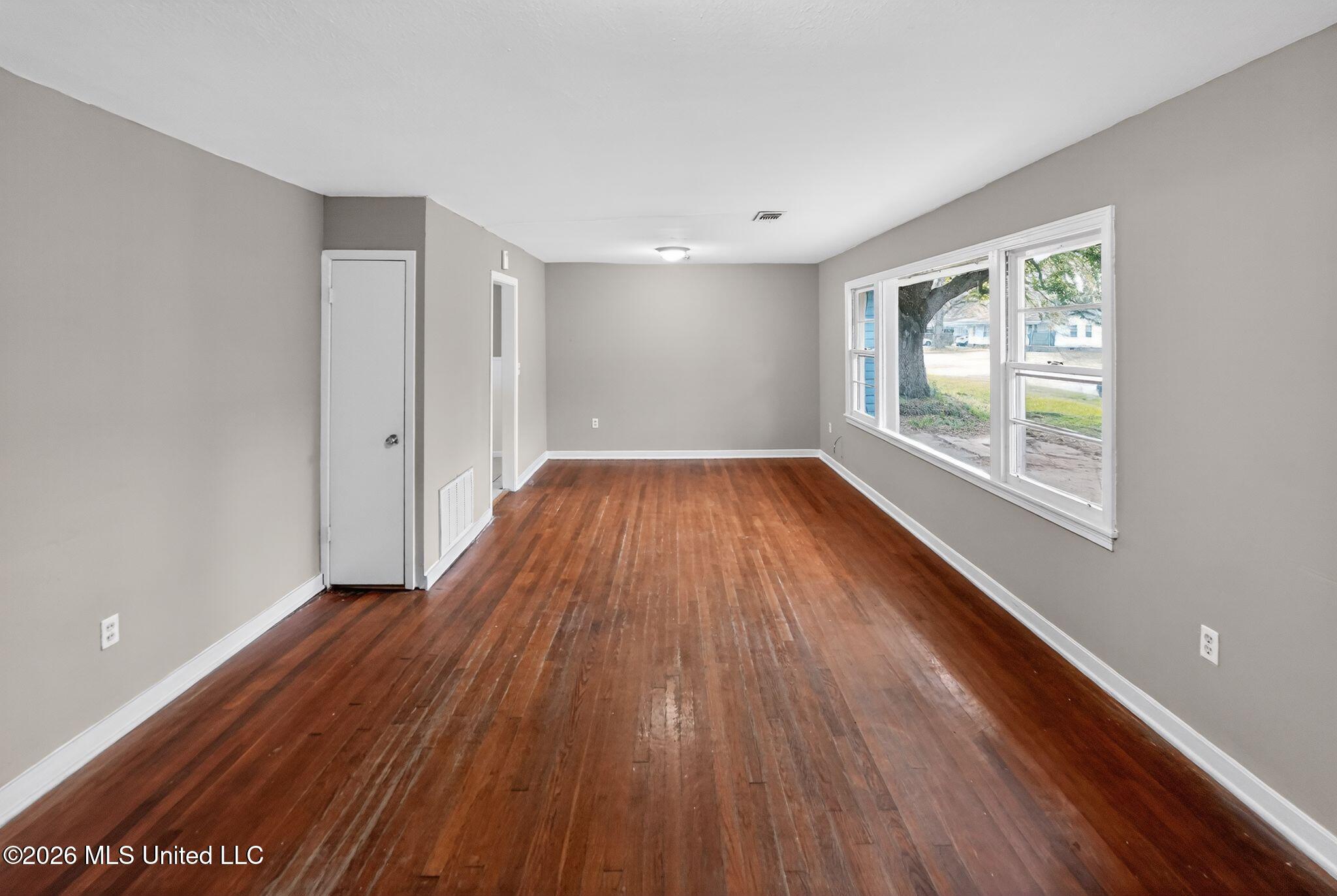 734 Montclair Place Property Photo 15