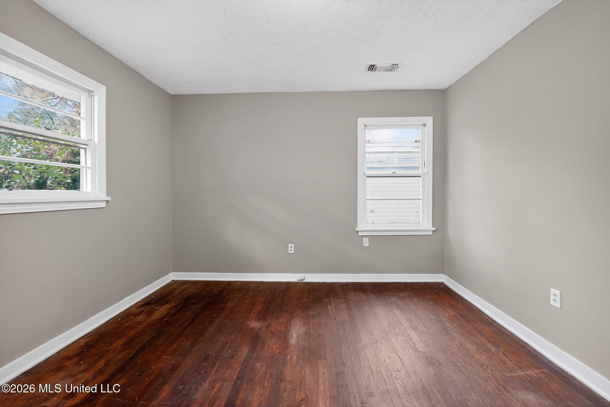 734 Montclair Place Property Photo 23