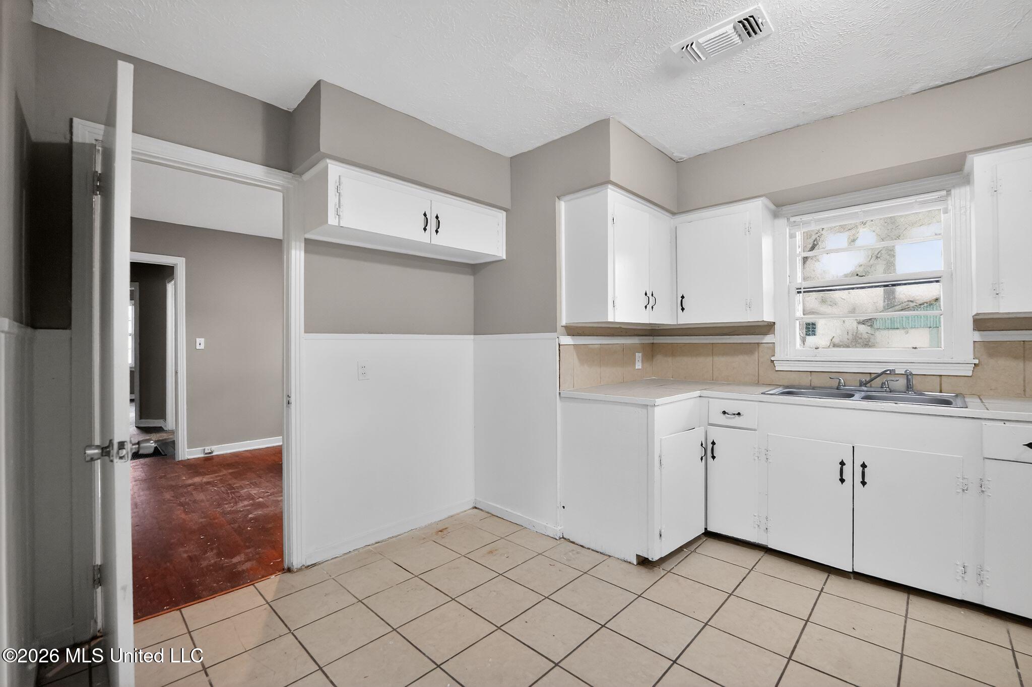 734 Montclair Place Property Photo 25