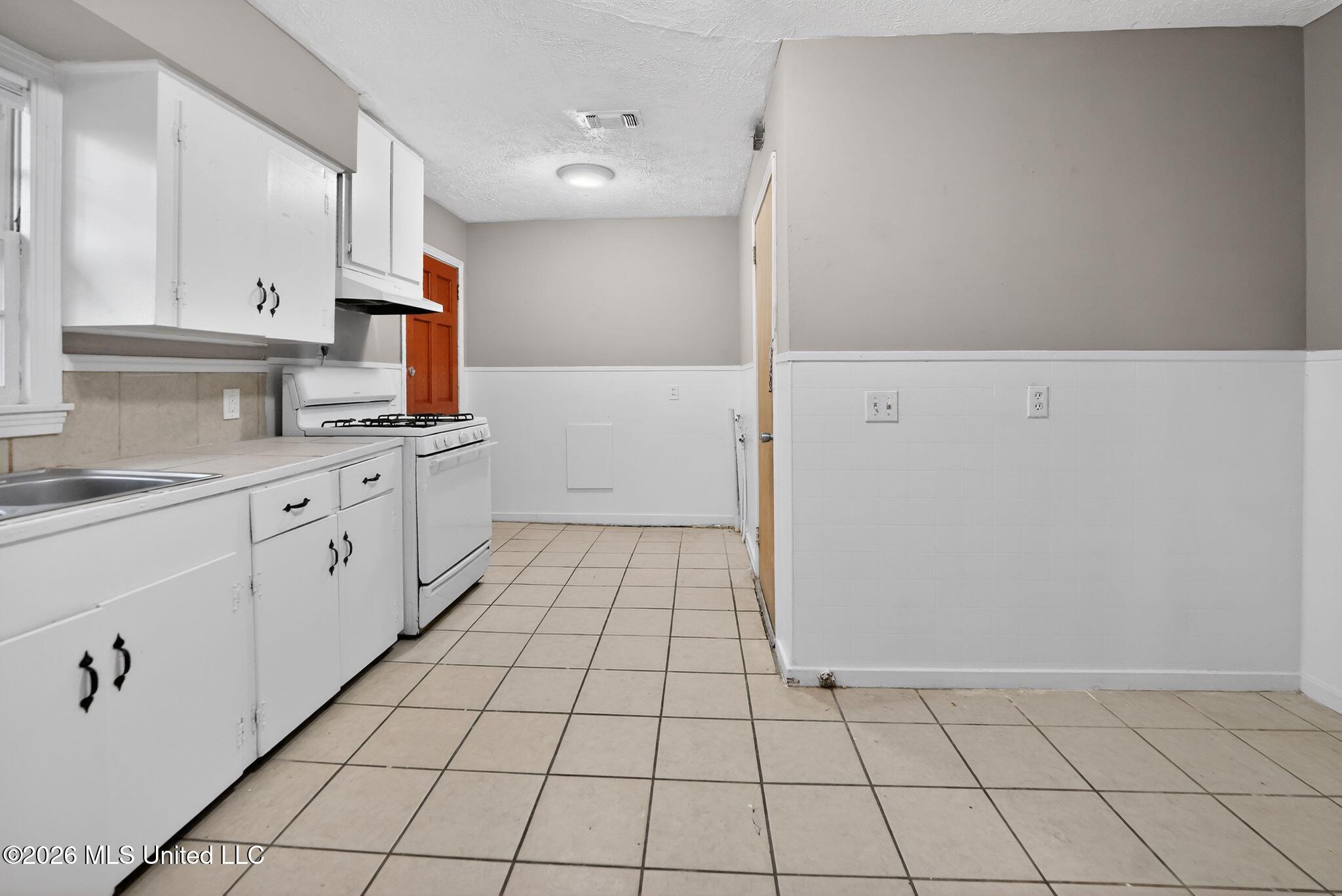 734 Montclair Place Property Photo 26